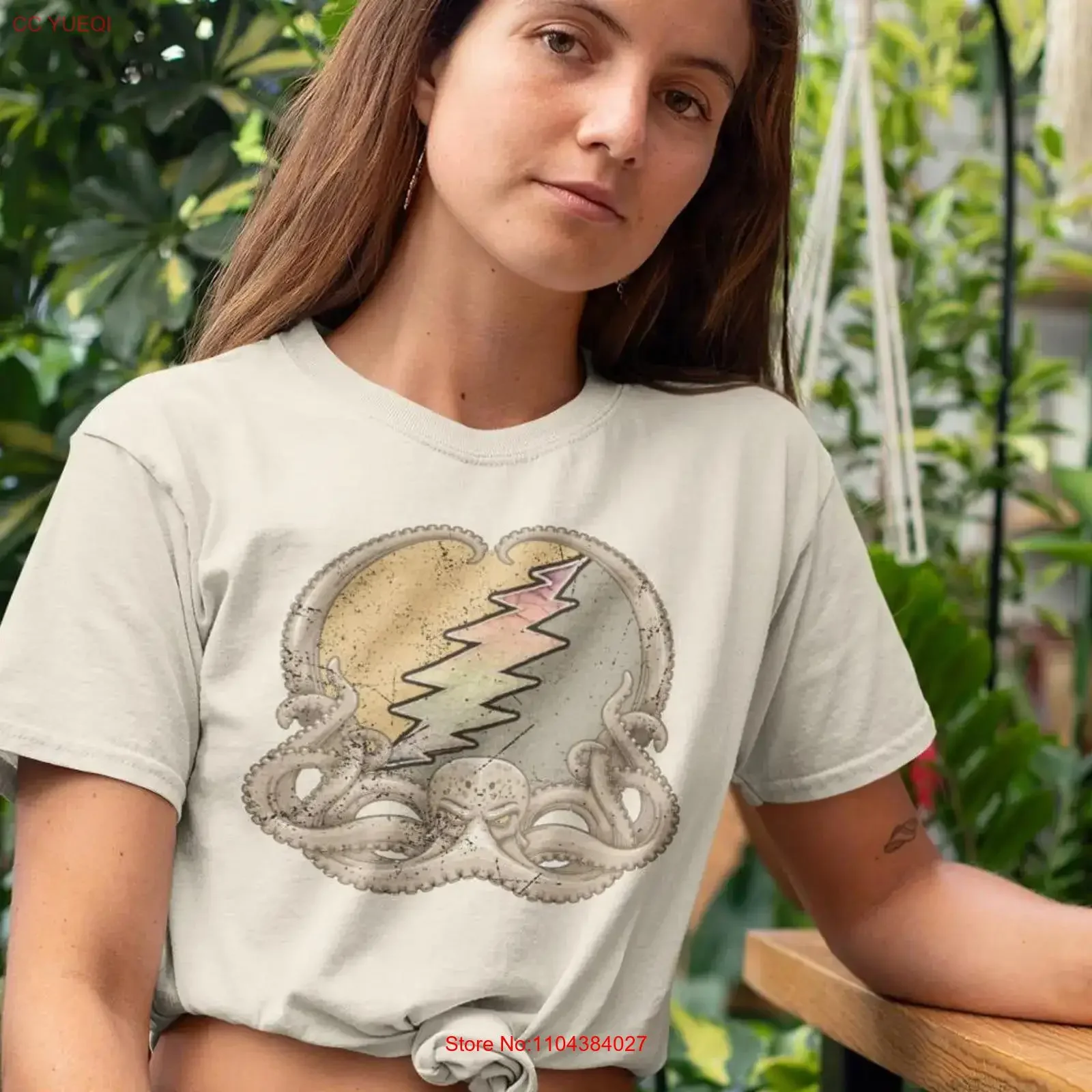 Футболка The Dead Grateful Octopus Distressed Lot с графическим принтом в стиле ретро, цвета хаки и горчицы, винтажная, с эффектом потертости, универсальная.
Футболка The Dead Grateful Octopus Distressed Lot с графическим принтом в стиле ретро, цвета хаки и горчицы, винтажная, с эффектом потертости, универсальная.