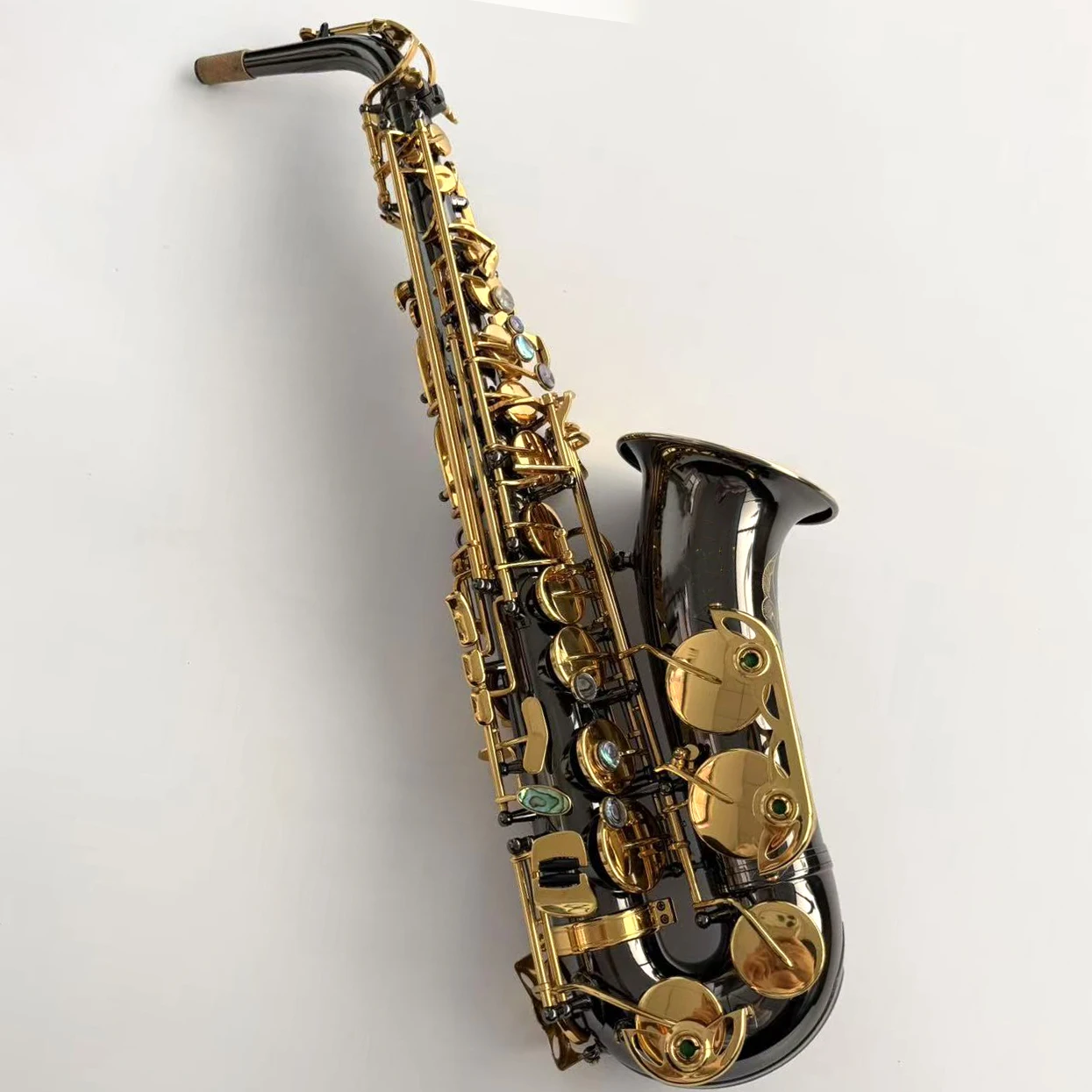 Yellow Brass Black Nickel Plated Body Gold Lacquer Key And Bell Inside Saxophone Alto
Yellow Brass Black Nickel Plated Body Gold Lacquer Key And Bell Inside Saxophone Alto