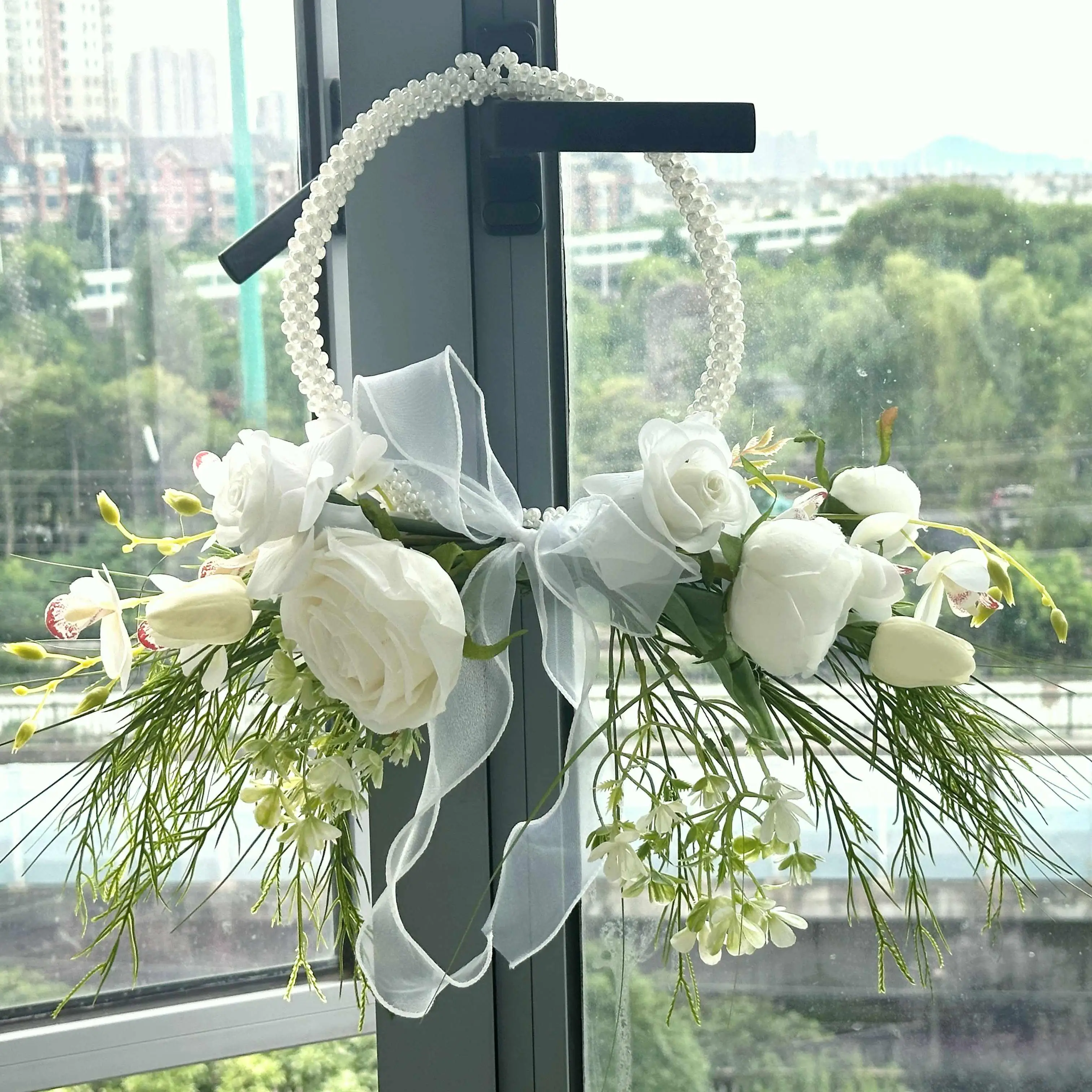 Simulation flower bouquet pearl wrist wreath collar certificate wedding hand flower hand wreath hand bouquet 
Simulation flower bouquet pearl wrist wreath collar certificate wedding hand flower hand wreath hand bouquet