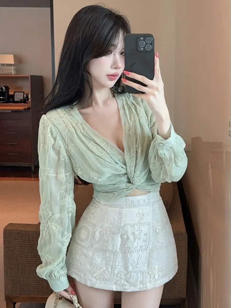 Elegant High Waist Short Skirt And V-Neck Long Sleeve Top Women's Spring Summer Fashion Set Pure Desire Knot Design Lantern S...
Elegant High Waist Short Skirt And V-Neck Long Sleeve Top Women's Spring Summer Fashion Set Pure Desire Knot Design Lantern S...