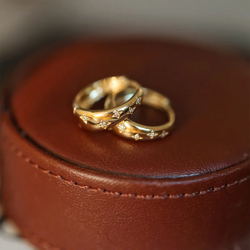 Jenny&dave S925 Pure Silver Plated 18k Gold Ear Bag Ear Buckle Pure Silver Zircon Earrings Earrings For Women
Jenny&dave S925 Pure Silver Plated 18k Gold Ear Bag Ear Buckle Pure Silver Zircon Earrings Earrings For Women