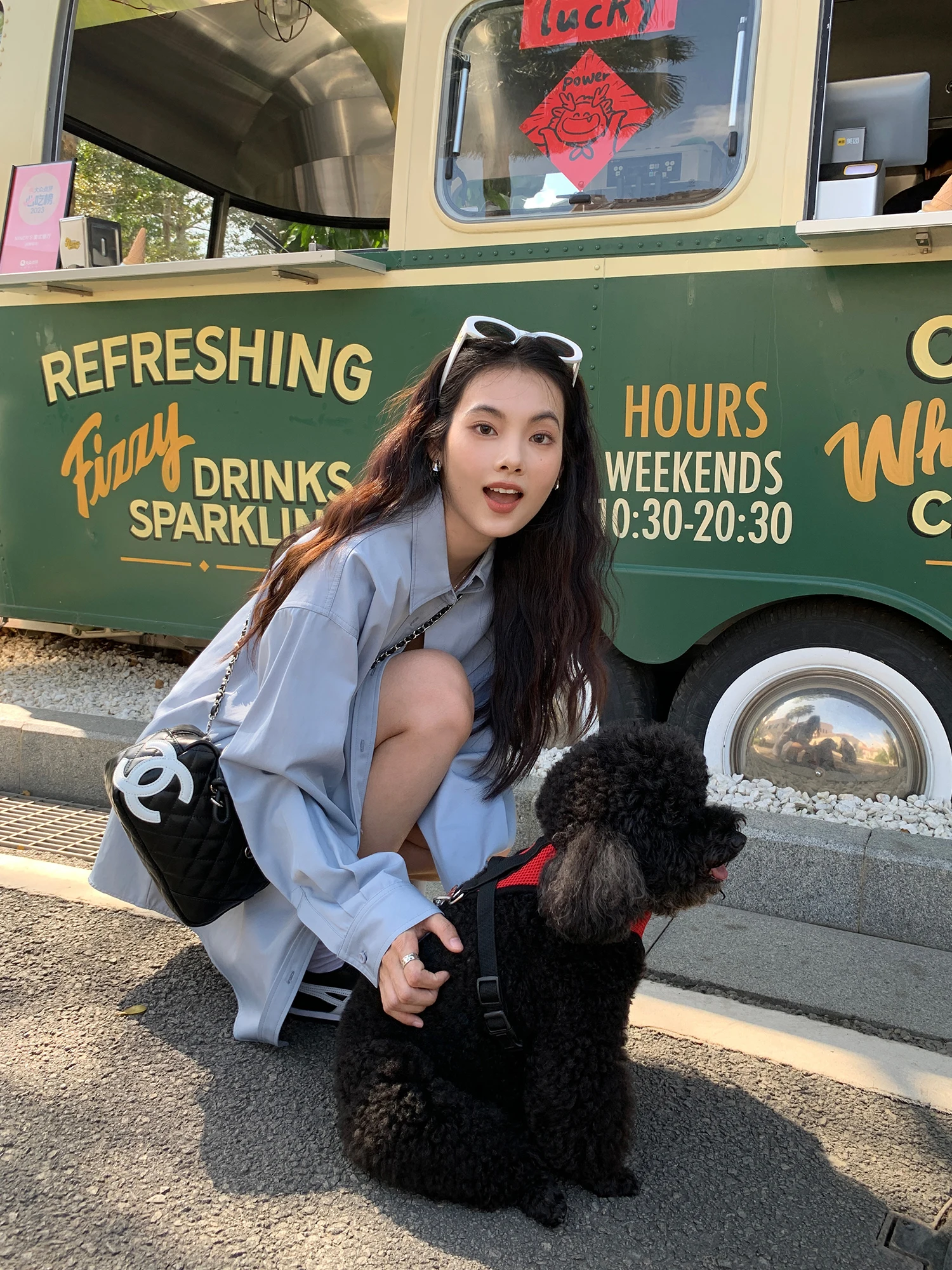 Свободная синяя женская рубашка с длинными рукавами, повседневная верхняя одежда, многослойный топ в корейском стиле, утягивающий, из смесового хлопка и полиэстера
Свободная синяя женская рубашка с длинными рукавами, повседневная верхняя одежда, многослойный топ в корейском стиле, утягивающий, из смесового хлопка и полиэстера