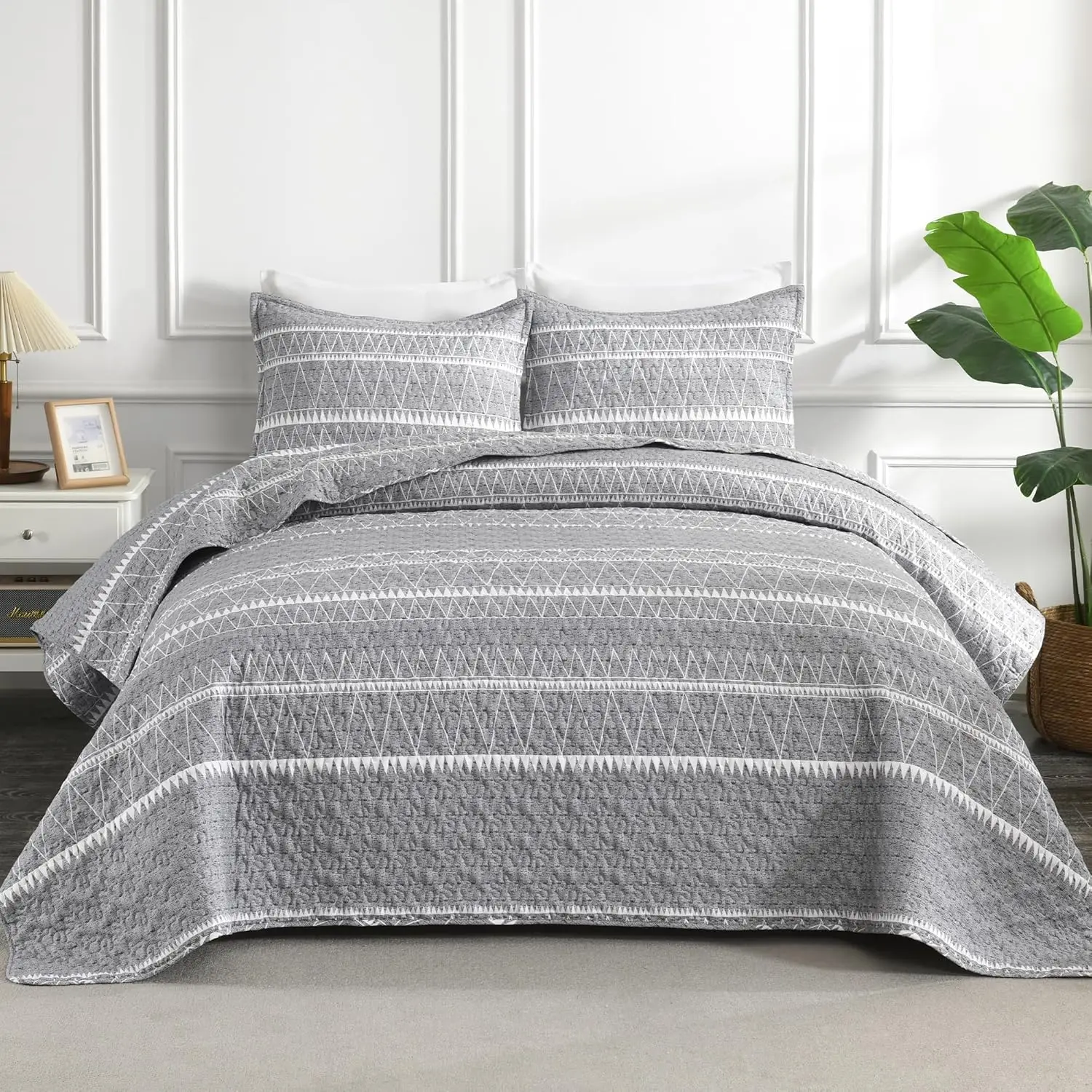 King Size Quilt Set, Grey Bohemian Lightweight Reversible Bedspread for All Seasons (106"x96")
King Size Quilt Set, Grey Bohemian Lightweight Reversible Bedspread for All Seasons (106"x96")