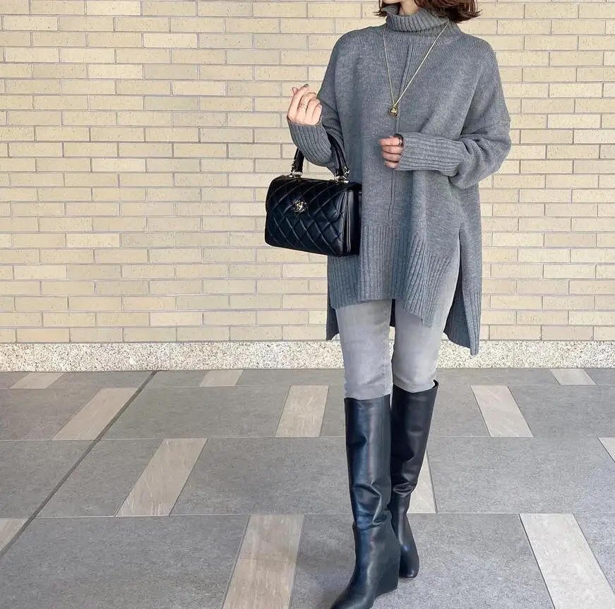 2023 Autumn/Winter New Hot Selling Loose Fit Women's Wear Slim Japanese High Collar Front Short Back Long Sweater Split Gray Top
2023 Autumn/Winter New Hot Selling Loose Fit Women's Wear Slim Japanese High Collar Front Short Back Long Sweater Split Gray Top