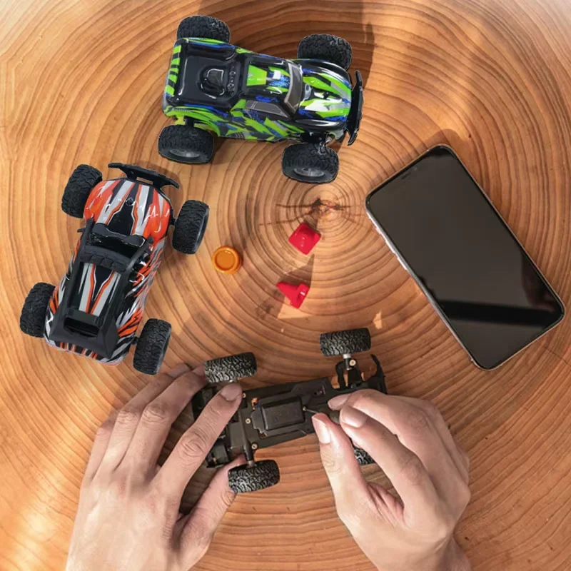 1:32 Scale 2.4Ghz High-Speed RC Car Toy - 20km/h Remote Control Drift Vehicle with LED Lights for Boys
1:32 Scale 2.4Ghz High-Speed RC Car Toy - 20km/h Remote Control Drift Vehicle with LED Lights for Boys