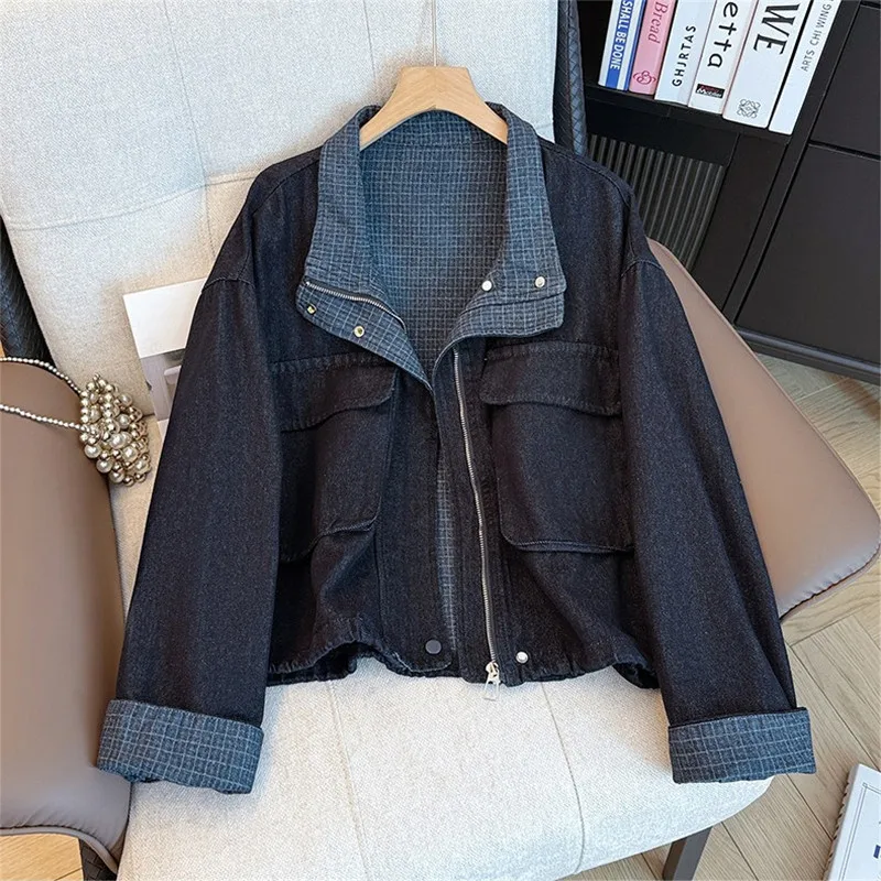 Осенняя новинка: женская повседневная джинсовая куртка свободного кроя с клетчатыми вставками, темно-синяя, с большими карманами, воротником-стойкой и длинными рукавами
Осенняя новинка: женская повседневная джинсовая куртка свободного кроя с клетчатыми вставками, темно-синяя, с большими карманами, воротником-стойкой и длинными рукавами