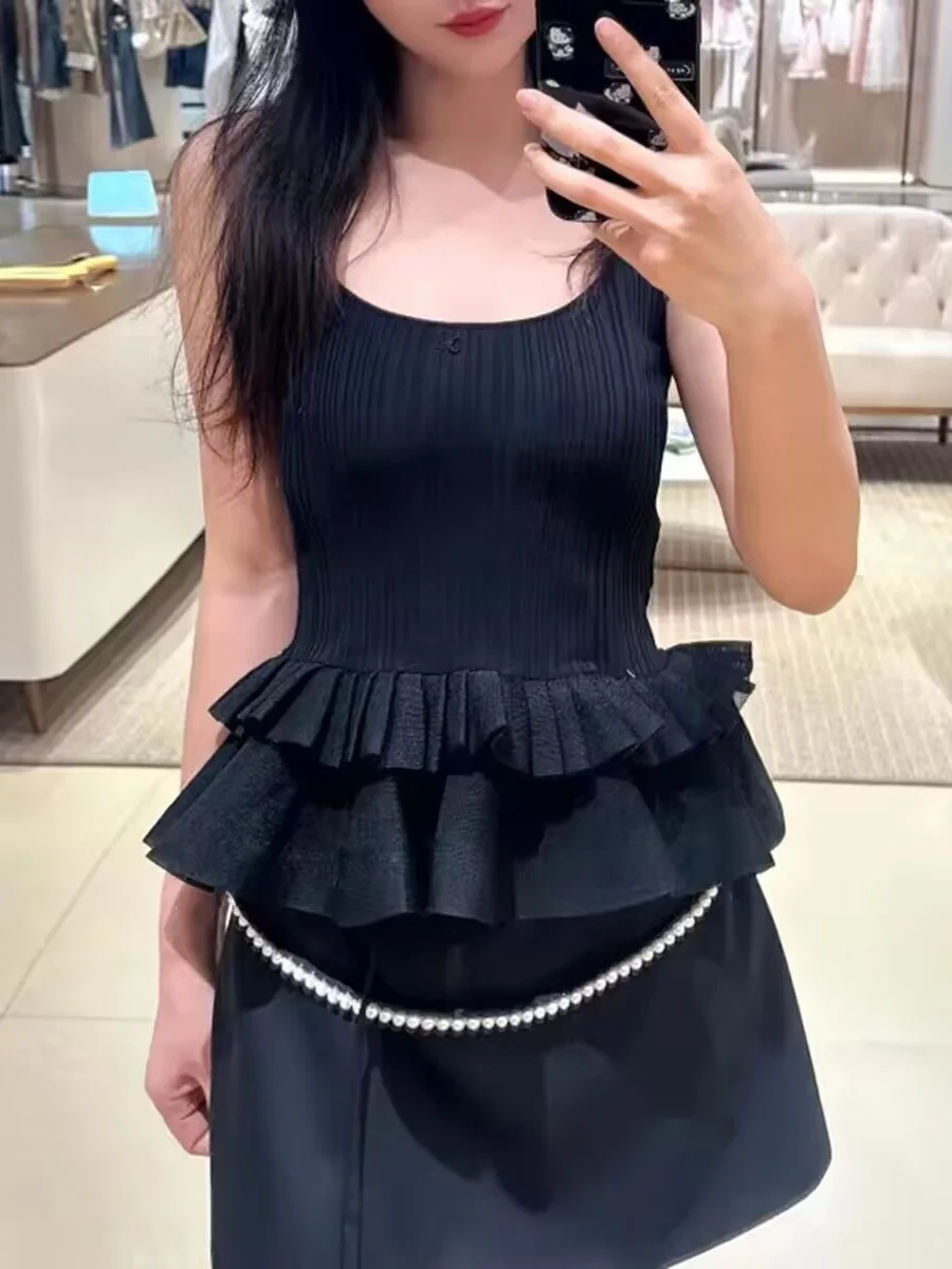 Elegant European Style Sweet Trim Fit Knitted Vest Women's Design Summer Top High-End Version round Neck Regular Sleeveless
Elegant European Style Sweet Trim Fit Knitted Vest Women's Design Summer Top High-End Version round Neck Regular Sleeveless