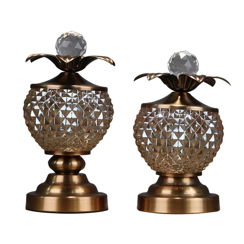 European Crystal Glass Living Room Decoration Sugar Bowl Living Room Coffee Table Candy Box with Lid
European Crystal Glass Living Room Decoration Sugar Bowl Living Room Coffee Table Candy Box with Lid