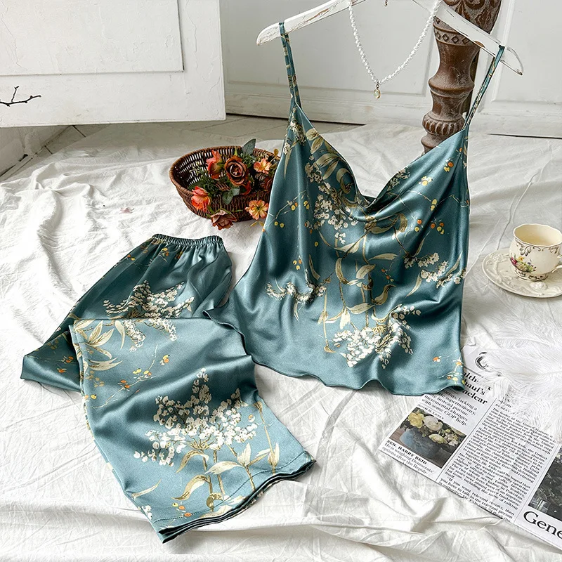 Imitation Silk Vest Long Pants Set, Casual Printed Backless Pajamas, Fashionable Summer Women's Suspender Home Clothes
Imitation Silk Vest Long Pants Set, Casual Printed Backless Pajamas, Fashionable Summer Women's Suspender Home Clothes