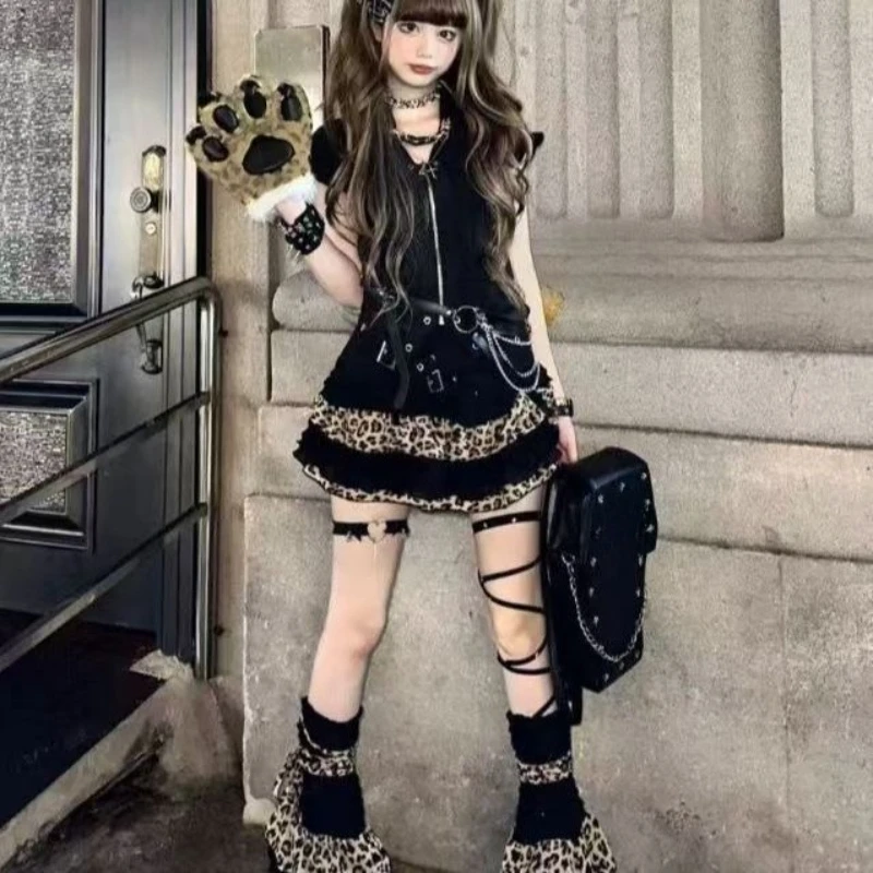 Y2k Leopard Subculture Retro Short Skirt Women Casual American Vintage Punk Rock Style Slim Streetwear Mini Skirt Summer Spring
Y2k Leopard Subculture Retro Short Skirt Women Casual American Vintage Punk Rock Style Slim Streetwear Mini Skirt Summer Spring