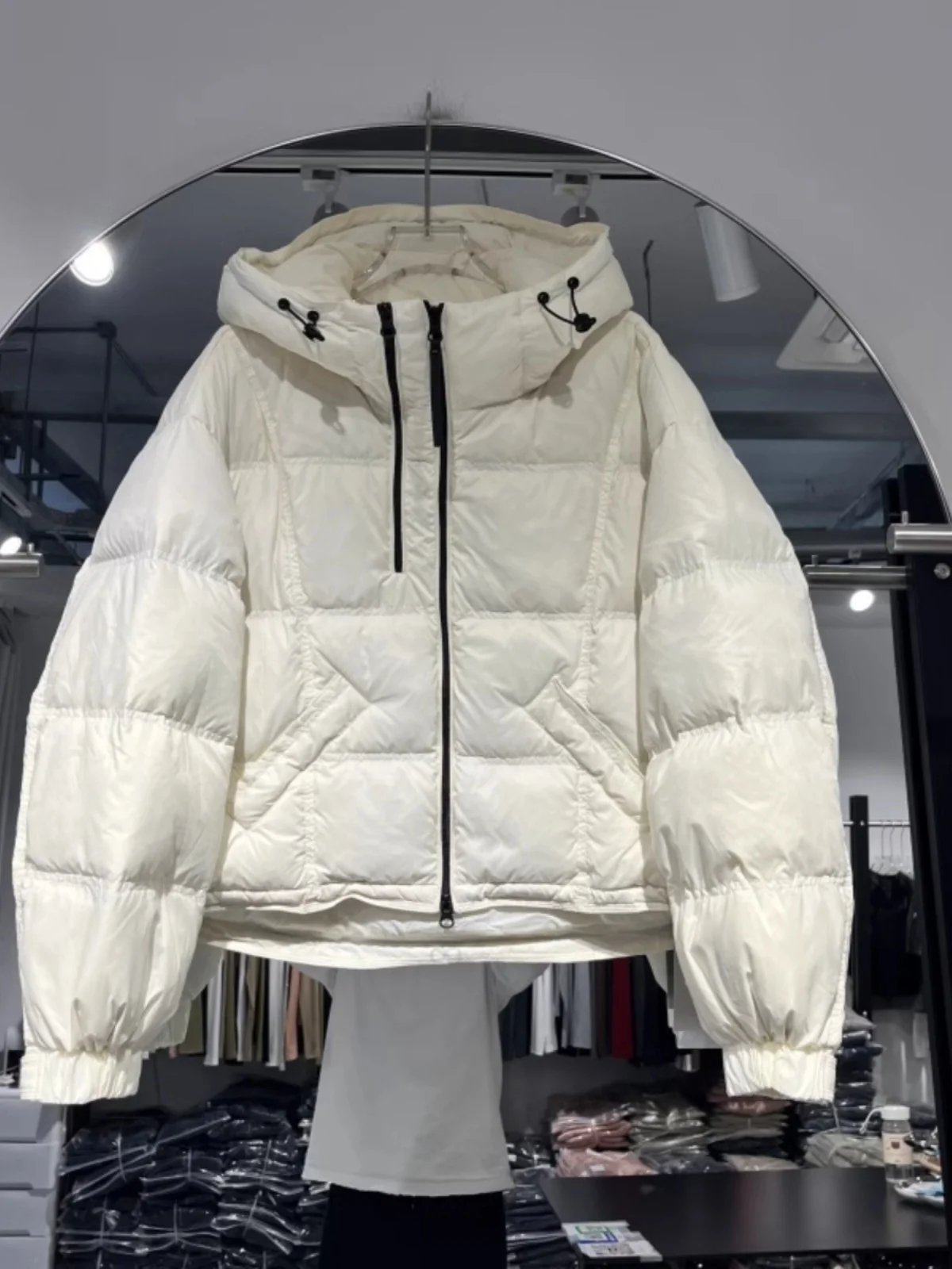 Новая зимняя повседневная мужская куртка-пуховик с двойной молнией и капюшоном, 90% белый утиный пух, модная молодежная утепленная модель
Новая зимняя повседневная мужская куртка-пуховик с двойной молнией и капюшоном, 90% белый утиный пух, модная молодежная утепленная модель