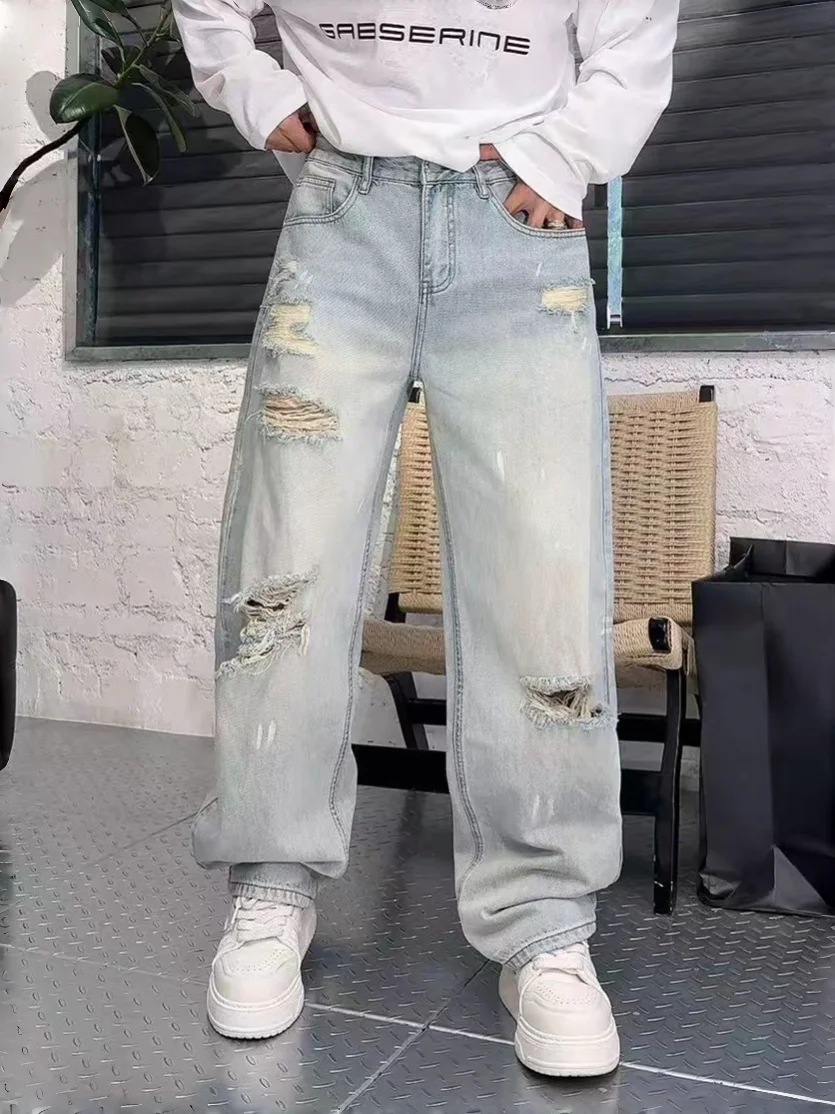 Summer New Men's American Street Style Ripped Denim Jeans Fashionable Versatile Weathered Light Bend Knife Wide Leg Pants
Summer New Men's American Street Style Ripped Denim Jeans Fashionable Versatile Weathered Light Bend Knife Wide Leg Pants
