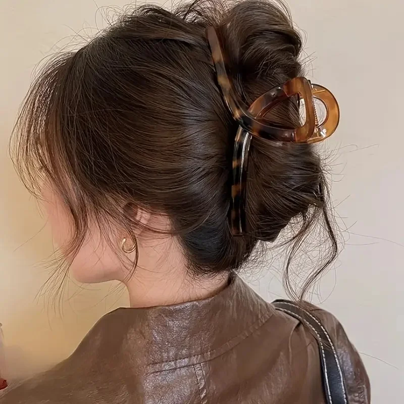 Vintage Leopard Print Hair Claw Clip Large Rectangular Secure Hold Hair Clip for Updos Elegant Hair Accessories Women Headwear
Vintage Leopard Print Hair Claw Clip Large Rectangular Secure Hold Hair Clip for Updos Elegant Hair Accessories Women Headwear