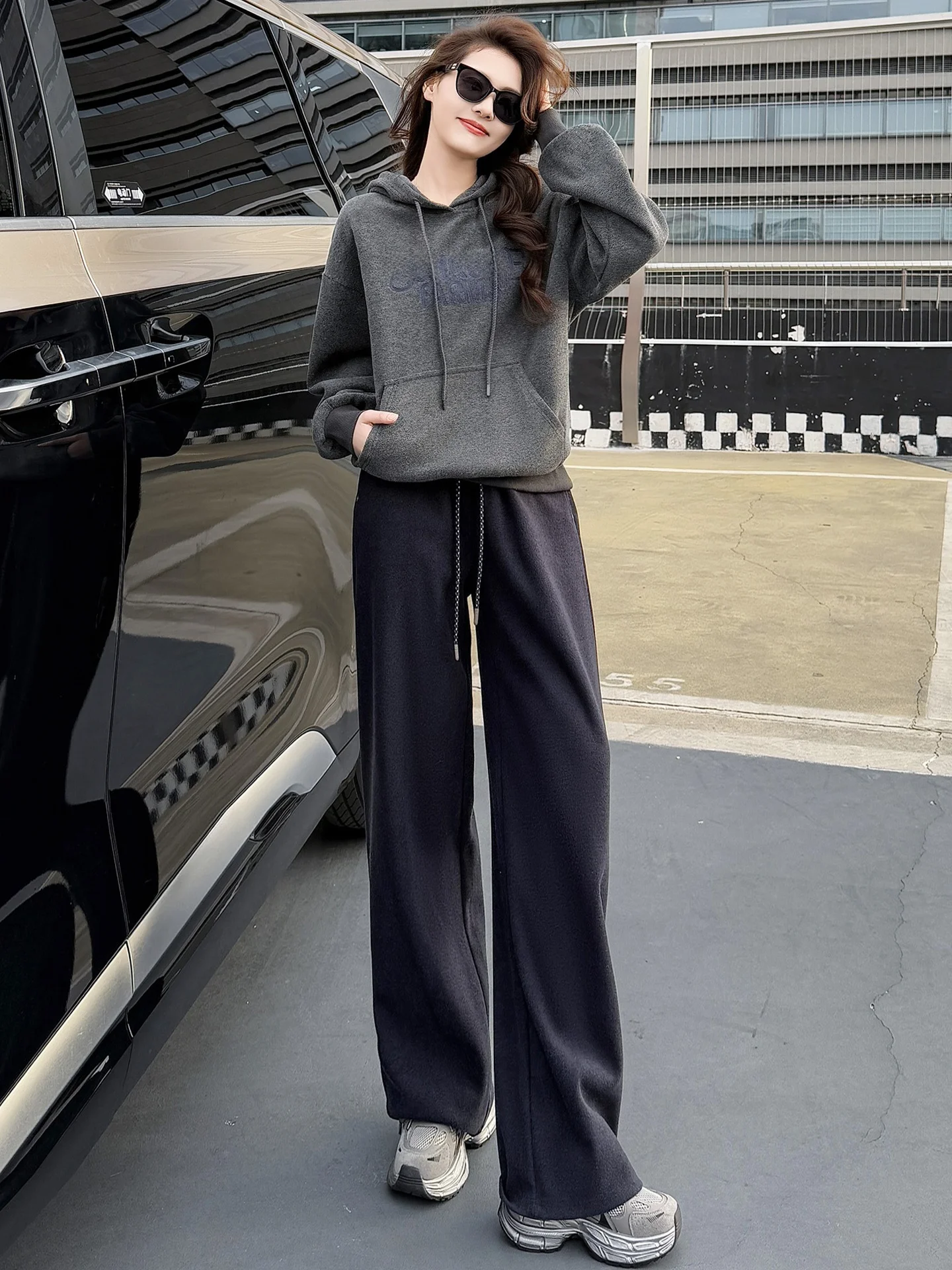 Trendy Casual Sportswear Set Women's Winter Fashion Anti-Aging Stylish Grey Hoodie Wide Leg Pants Two-Piece Set Comfortable
Trendy Casual Sportswear Set Women's Winter Fashion Anti-Aging Stylish Grey Hoodie Wide Leg Pants Two-Piece Set Comfortable