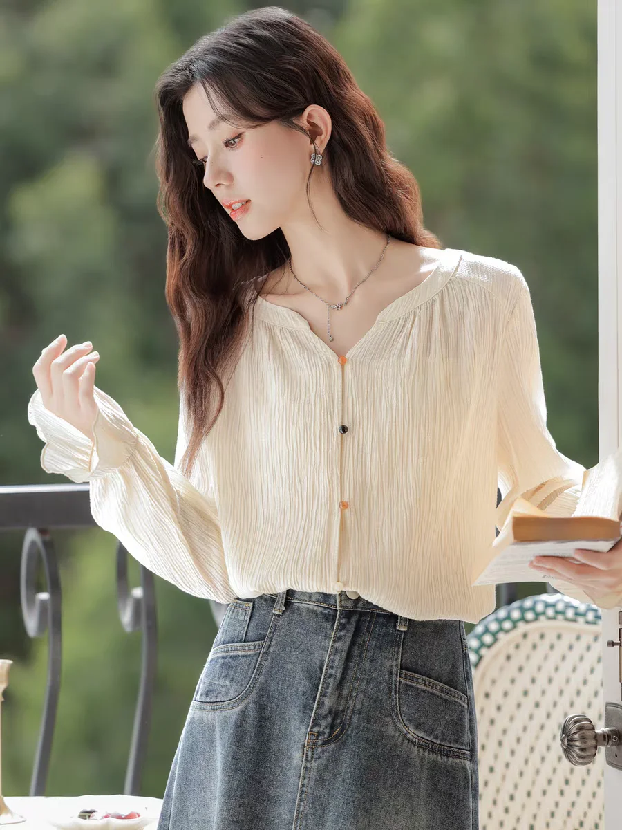 Spring Women French Elegant Loose Long Latern Sleeve Shirt V-neck Vintage Tees Office Lady 2025 New Female Clothing
Spring Women French Elegant Loose Long Latern Sleeve Shirt V-neck Vintage Tees Office Lady 2025 New Female Clothing