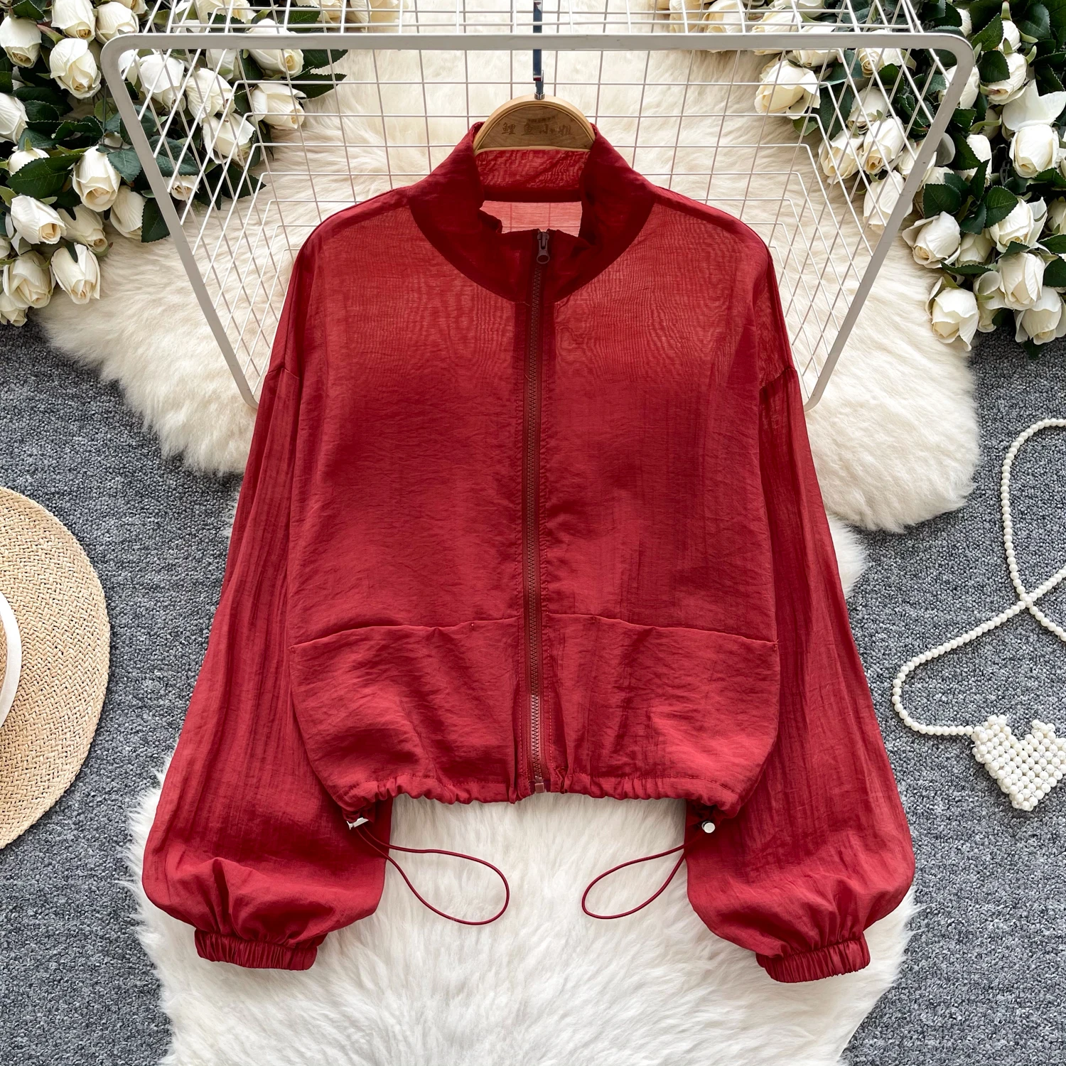 Шикарная базовая длинная свободная тонкая блузка, корейская модная плиссированная сексуальная рубашка, милая весенняя женская одежда
Шикарная базовая длинная свободная тонкая блузка, корейская модная плиссированная сексуальная рубашка, милая весенняя женская одежда