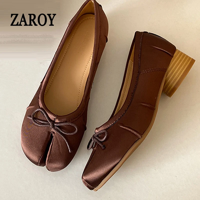 Elegant Satin Bow Split Toe Ballet Shoes Women Sandals High Square Heel Slip On Pleated Loafers Luxury Banquet Dress Tabi Pumps
Elegant Satin Bow Split Toe Ballet Shoes Women Sandals High Square Heel Slip On Pleated Loafers Luxury Banquet Dress Tabi Pumps