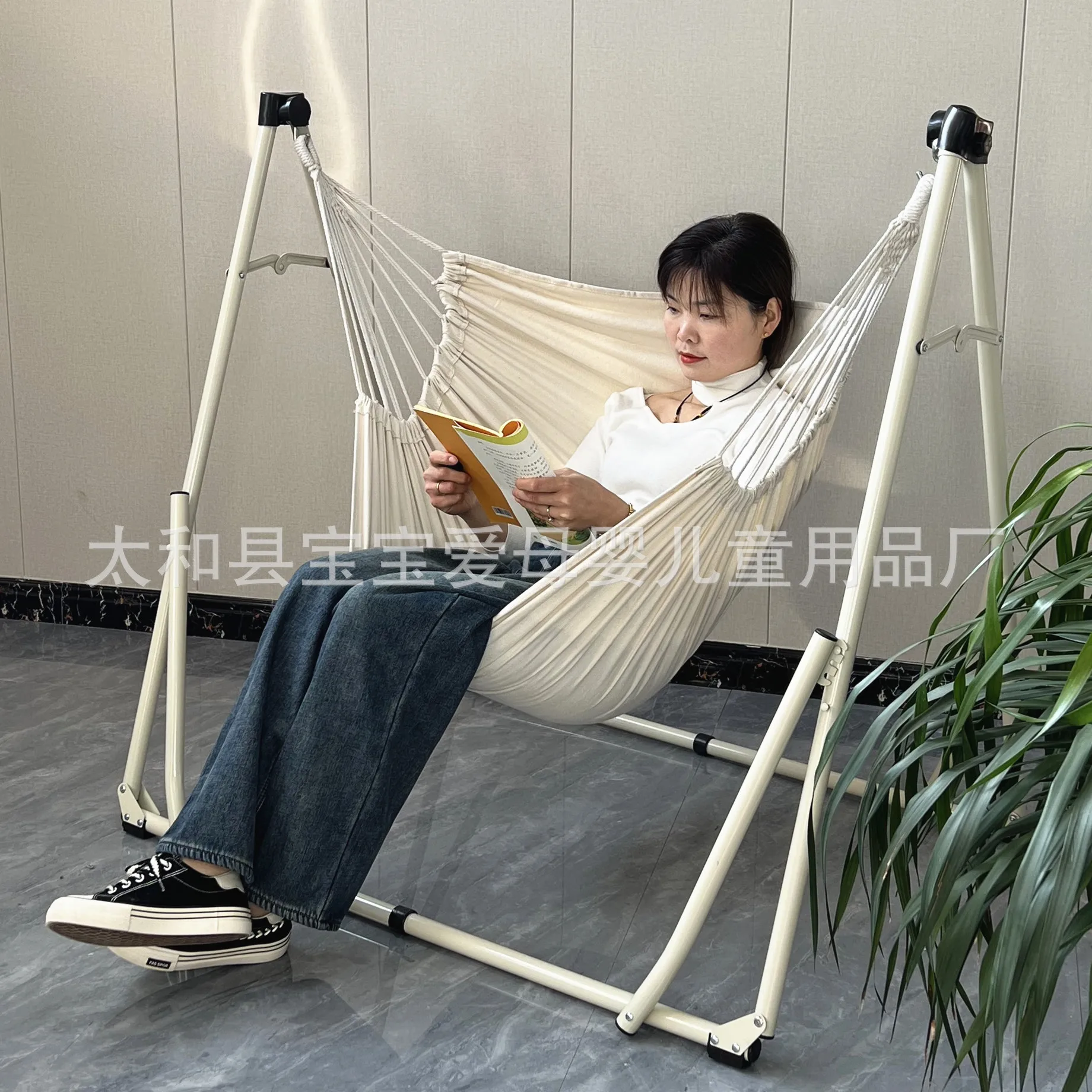 Folding bracket hammock Iron frame Outdoor swing Camping household foldable anti-rollover hammock
Folding bracket hammock Iron frame Outdoor swing Camping household foldable anti-rollover hammock