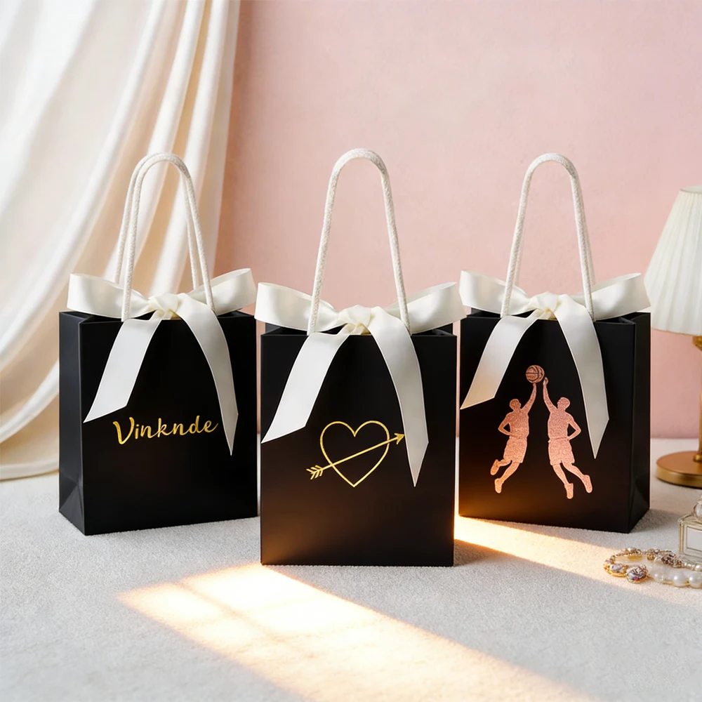 Personalized Logo Elegant 15.5x13.5x7.5cm Jewelry Tote Ribbon Bag Shopping Handbag Wedding Birthday Gift Packaging For Cosmetic
Personalized Logo Elegant 15.5x13.5x7.5cm Jewelry Tote Ribbon Bag Shopping Handbag Wedding Birthday Gift Packaging For Cosmetic