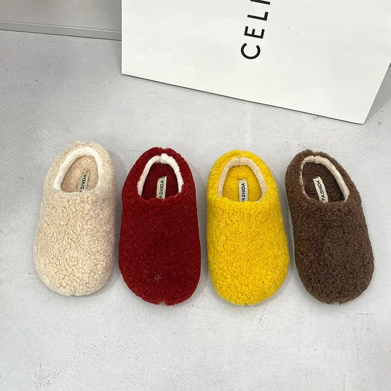 2025 Winter Wool Slippers Girls Curly Sheep Fur Kids Flats Shoes Warm Cozy Slip on House Slide Cotton Mules Children Shoes
2025 Winter Wool Slippers Girls Curly Sheep Fur Kids Flats Shoes Warm Cozy Slip on House Slide Cotton Mules Children Shoes