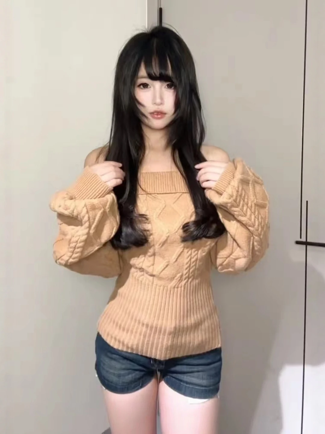 Ретро-свитер на одно плечо с завышенной талией, очень красивый, модный зимний топ для женщин, для прогулок по городу и загороду
Ретро-свитер на одно плечо с завышенной талией, очень красивый, модный зимний топ для женщин, для прогулок по городу и загороду