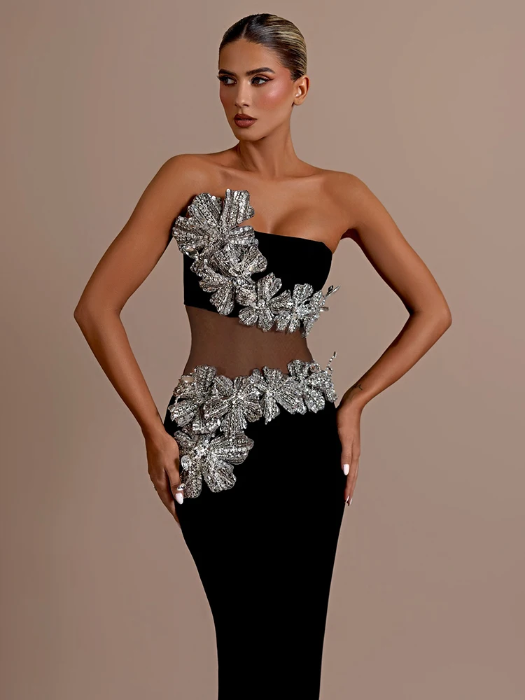 VC Black Solid Spliced Diamond Top & Max Long Skirt Set Strapless Silver Appliqués Sleeveless Velvet Two Pieces Set
VC Black Solid Spliced Diamond Top & Max Long Skirt Set Strapless Silver Appliqués Sleeveless Velvet Two Pieces Set