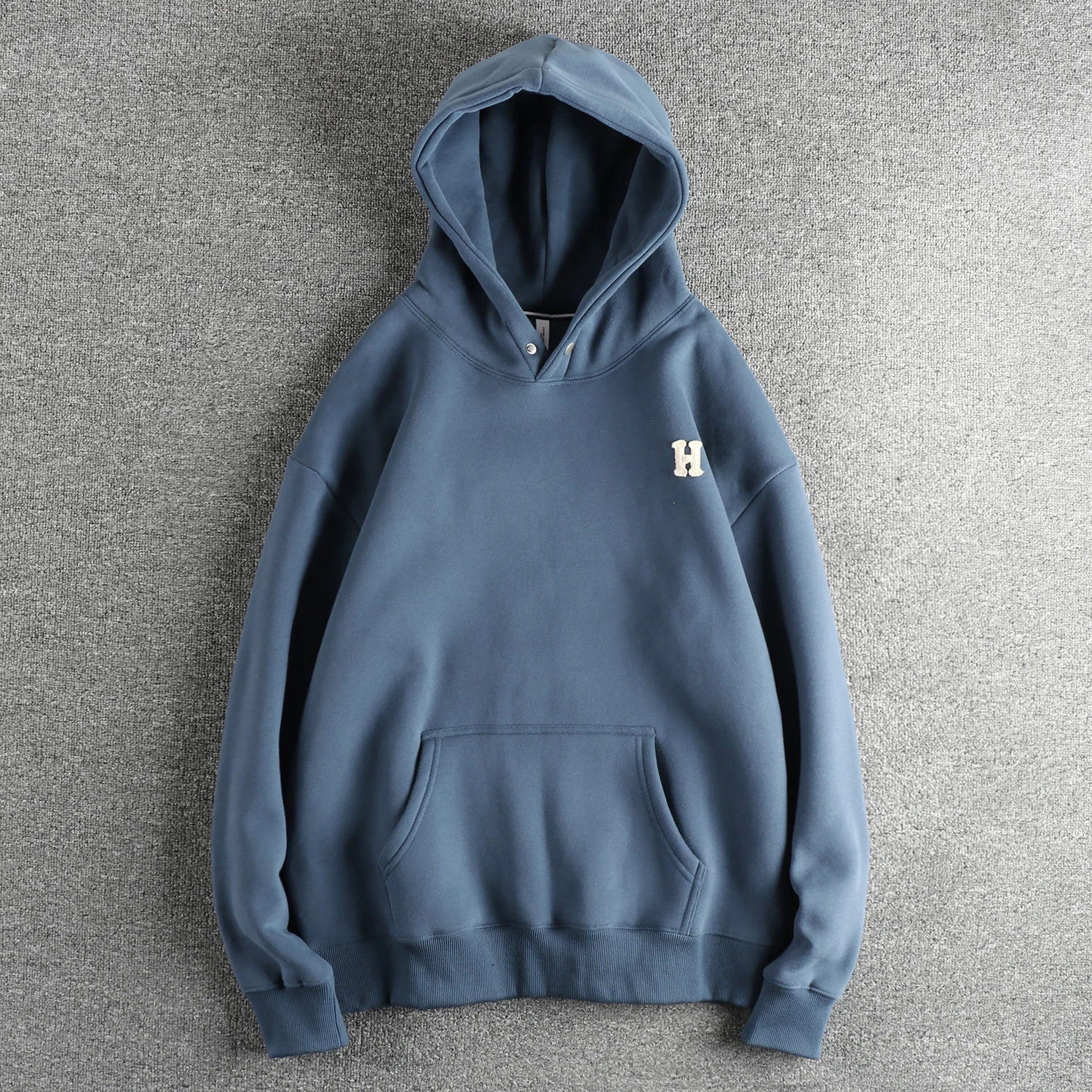 Утолщенная флисовая толстовка с капюшоном для мужчин, утепленная толстовка с буквами в Европе и США
Утолщенная флисовая толстовка с капюшоном для мужчин, утепленная толстовка с буквами в Европе и США