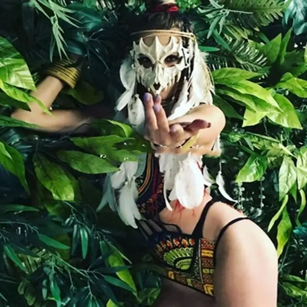 Trendy Costume Shop Bar gogo African Jewelry Set bikini Primitive Tribe Jungle Indian Savage Headdress mask Feather headdress
Trendy Costume Shop Bar gogo African Jewelry Set bikini Primitive Tribe Jungle Indian Savage Headdress mask Feather headdress