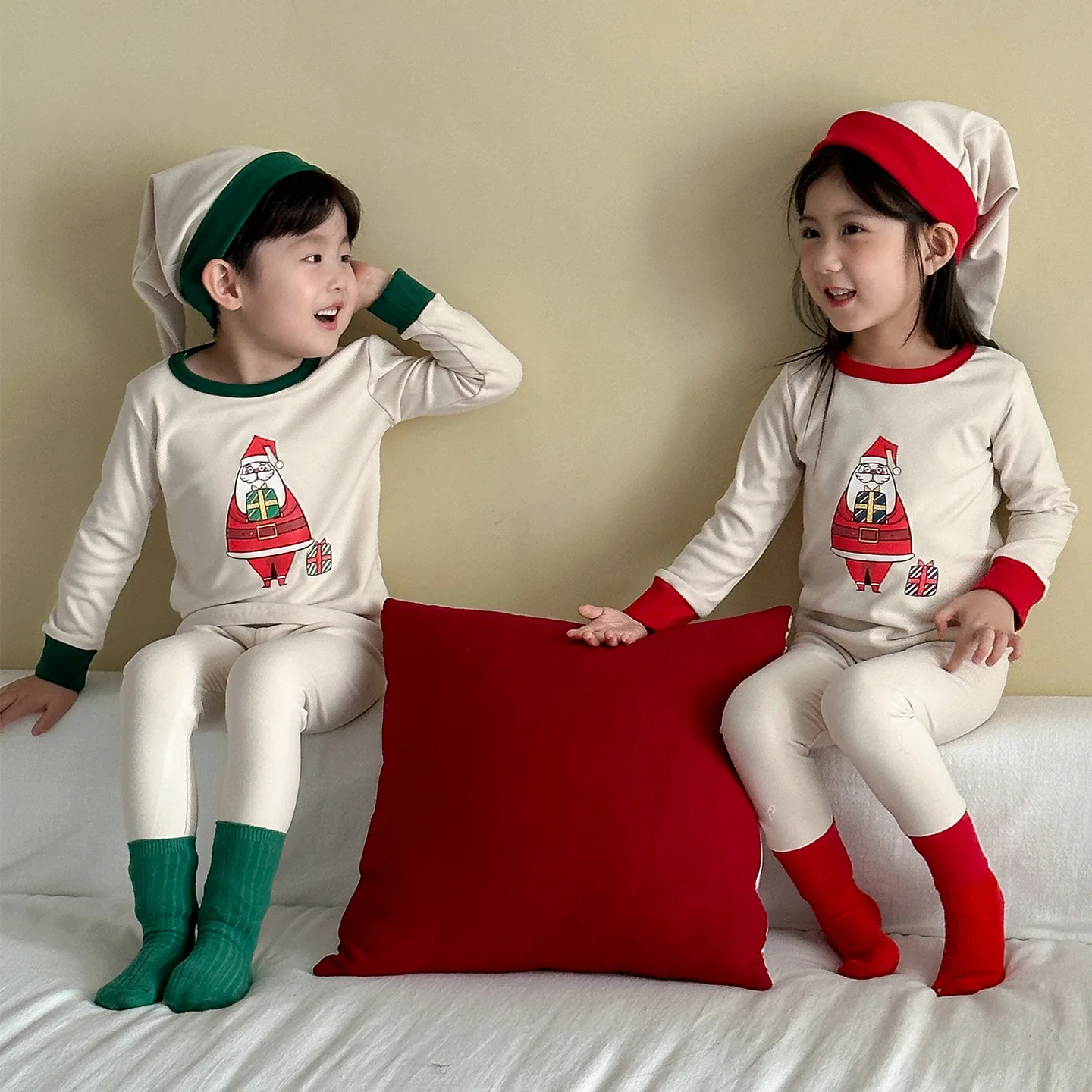 2025 Autumn New Children Long Sleeve Home Clothes Set Cotton Boys Girls Christmas Pajamas 2pcs Suit + Hat Kids Warm Home Wear
2025 Autumn New Children Long Sleeve Home Clothes Set Cotton Boys Girls Christmas Pajamas 2pcs Suit + Hat Kids Warm Home Wear