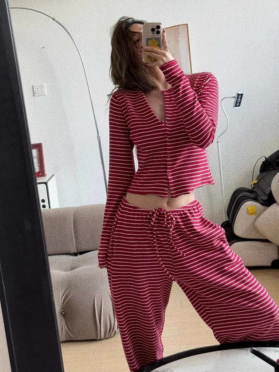 Red Striped Casual 2 Piece Set Women Crew Neck Single Breasted Long Sleeve T-shirt Summer New Home Cozy Drawstring Trouser Suits
Red Striped Casual 2 Piece Set Women Crew Neck Single Breasted Long Sleeve T-shirt Summer New Home Cozy Drawstring Trouser Suits