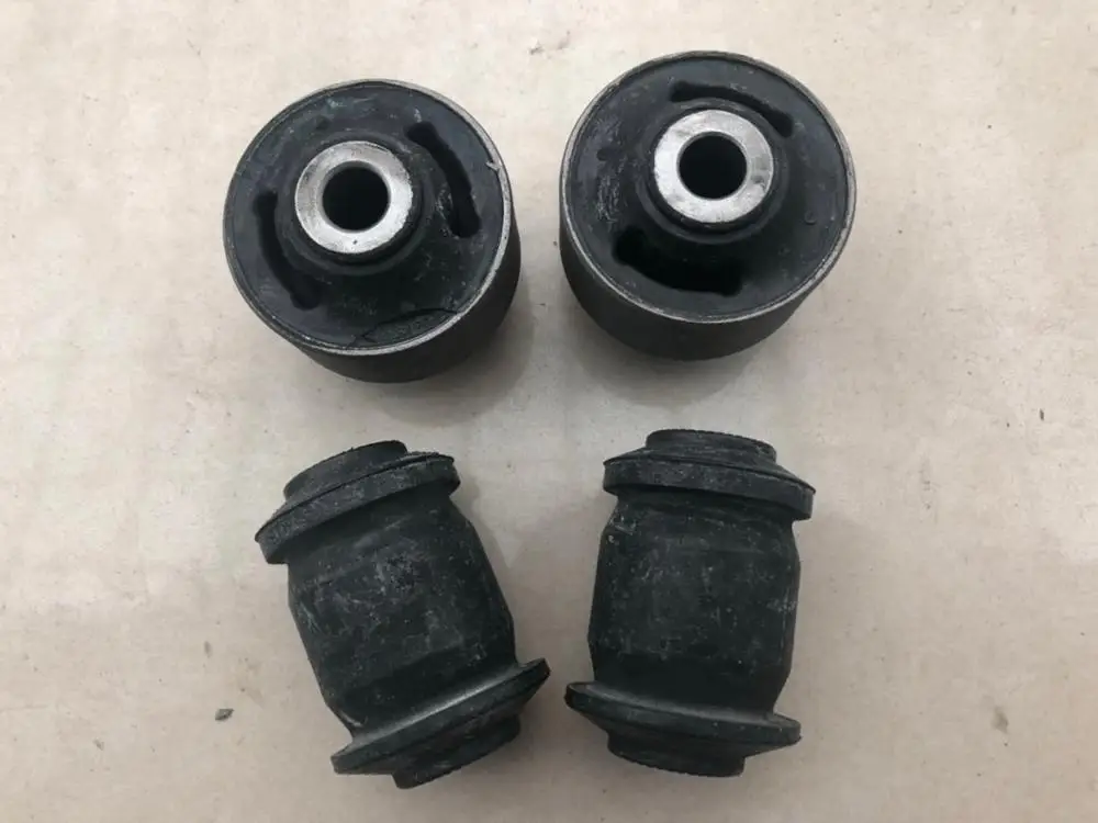 Front Control Arm bushing big / small for Chinese ROEWE MG3 RX3 ZS 30003598 Lower arm bushing Bump stop sleeve
Front Control Arm bushing big / small for Chinese ROEWE MG3 RX3 ZS 30003598 Lower arm bushing Bump stop sleeve