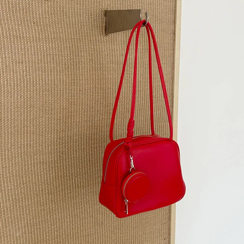 Solid Shoulder Strap for Women Texture Small Box Underarm Bags Large Capacity Female Leisure Commuting Handle Packs Lady Handbag
Solid Shoulder Strap for Women Texture Small Box Underarm Bags Large Capacity Female Leisure Commuting Handle Packs Lady Handbag