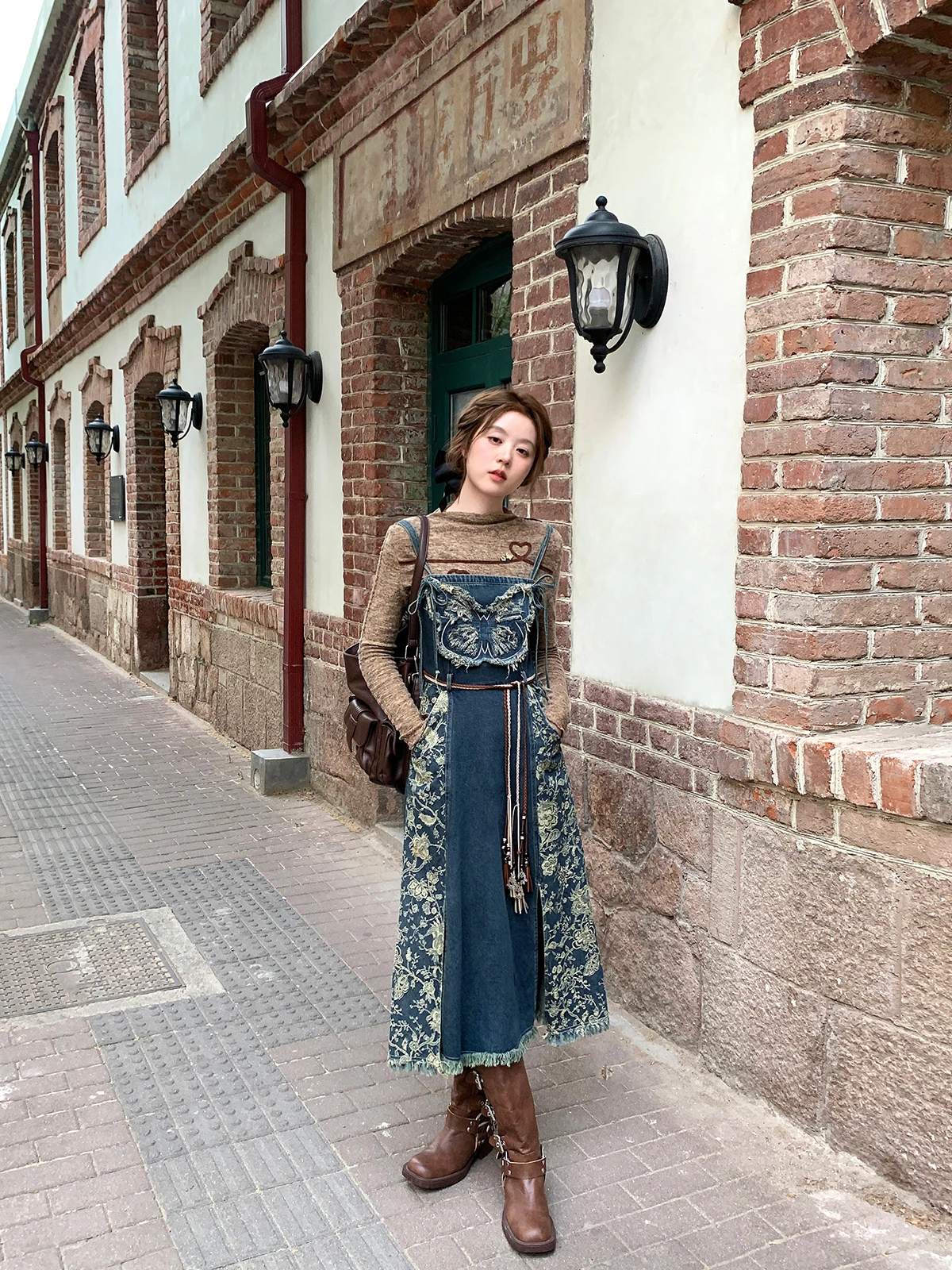 plus Size Denim Floral Embroidery Set with ter Ne Base irt And Skirt Slimming A-Line Midi Skirt for plus Size Women
plus Size Denim Floral Embroidery Set with ter Ne Base irt And Skirt Slimming A-Line Midi Skirt for plus Size Women