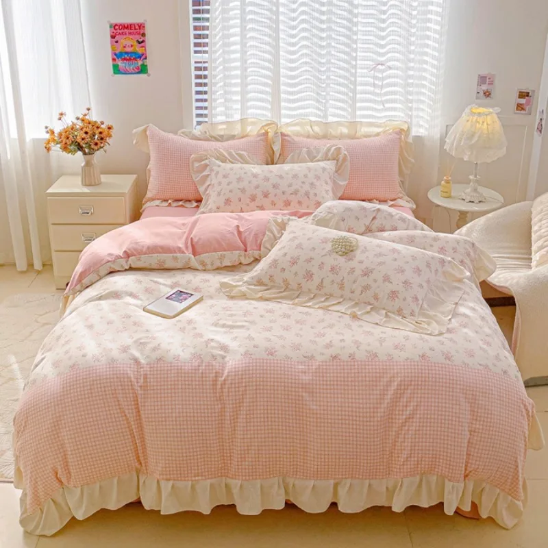 4pcs Korean lace Duvet Cover Set (1*Duvet Cover + 2*Pillowcase, bed sheet/fitted sheet), Pink checkered print Bedding Set
4pcs Korean lace Duvet Cover Set (1*Duvet Cover + 2*Pillowcase, bed sheet/fitted sheet), Pink checkered print Bedding Set