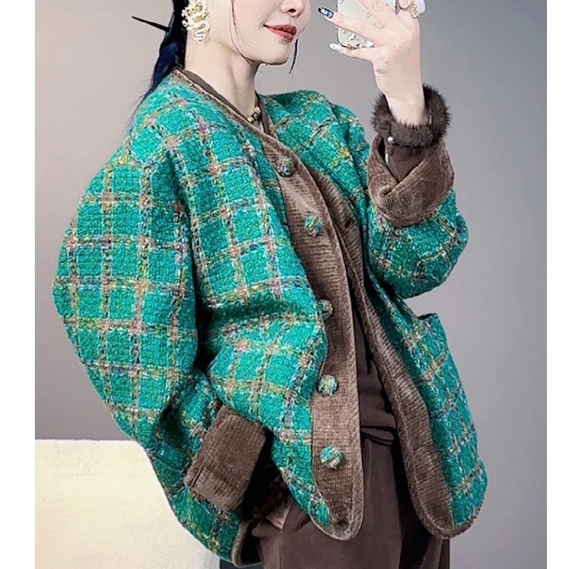 2023 Winter New Fashion V-Neck Green Street Style Coat Women's Loose Tweed Plaid Princess Sleeve Down Cotton Coat S-XL
2023 Winter New Fashion V-Neck Green Street Style Coat Women's Loose Tweed Plaid Princess Sleeve Down Cotton Coat S-XL