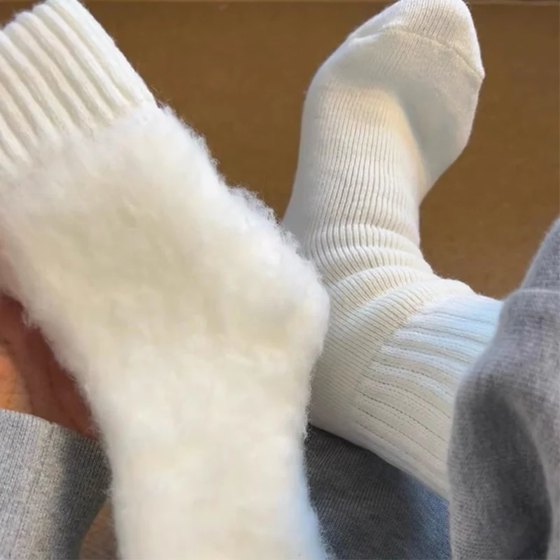 Winter Warmer Thicken Socks Cashmere Thermal Snow Socks Seamless Velvet Boots Floor Sleeping Medium Tube Socks Keep Warm Tool
Winter Warmer Thicken Socks Cashmere Thermal Snow Socks Seamless Velvet Boots Floor Sleeping Medium Tube Socks Keep Warm Tool