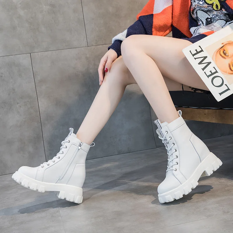 Leather Boots Women's Thick Bottom Side Zip Casual Boots Autumn New Style High Heel Synthetic Leather Upper Boots
Leather Boots Women's Thick Bottom Side Zip Casual Boots Autumn New Style High Heel Synthetic Leather Upper Boots