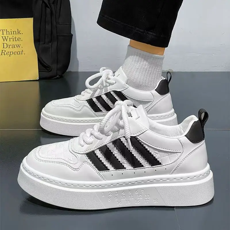 Men's Breathable Casual Sports Shoes Summer New Style Thick Bottom Versatile Flat Laced Rubber Outsole round Toe Pure Color
Men's Breathable Casual Sports Shoes Summer New Style Thick Bottom Versatile Flat Laced Rubber Outsole round Toe Pure Color