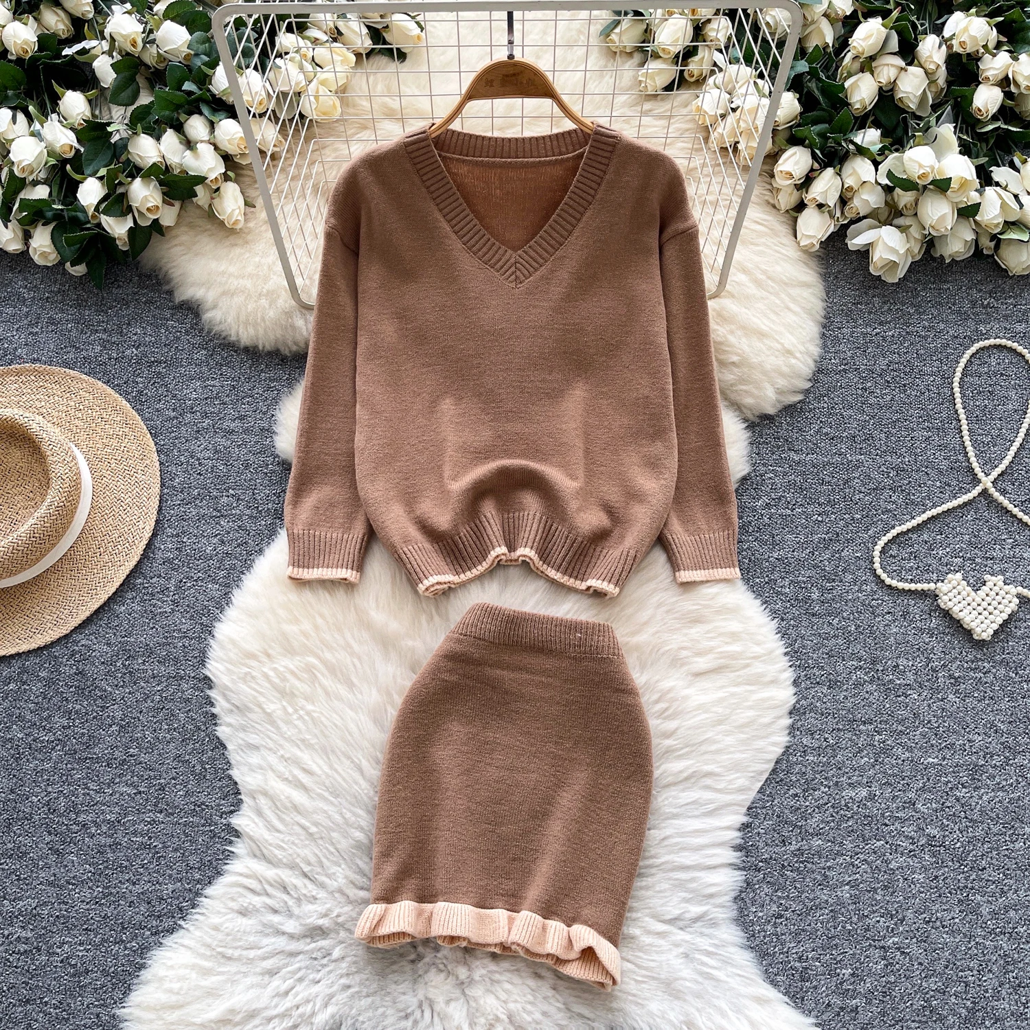 Шикарная винтажная трикотажная одежда с длинными рукавами и v-образным вырезом, тонкая элегантная фея, корейская мода в стиле бохо, осенне-зимняя женская одежда 
Шикарная винтажная трикотажная одежда с длинными рукавами и v-образным вырезом, тонкая элегантная фея, корейская мода в стиле бохо, осенне-зимняя женская одежда