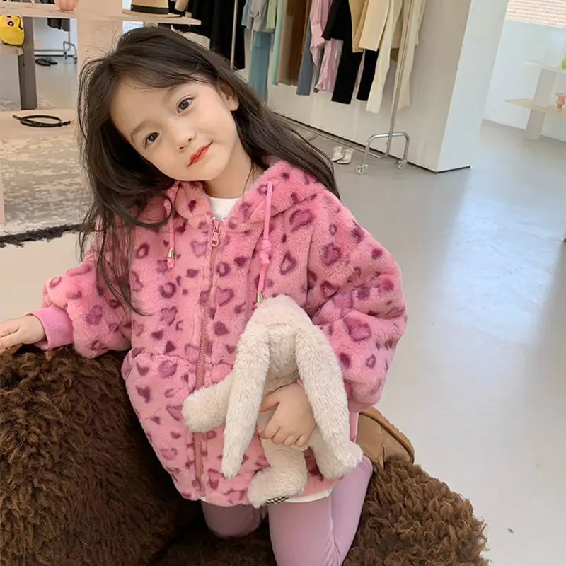 2024 New Stylish Girls' Autumn Winter Thickened Outerwear Coat for Baby Cotton Fur Warm Trendy Down & Parkas Girls Clothing Q757
2024 New Stylish Girls' Autumn Winter Thickened Outerwear Coat for Baby Cotton Fur Warm Trendy Down & Parkas Girls Clothing Q757