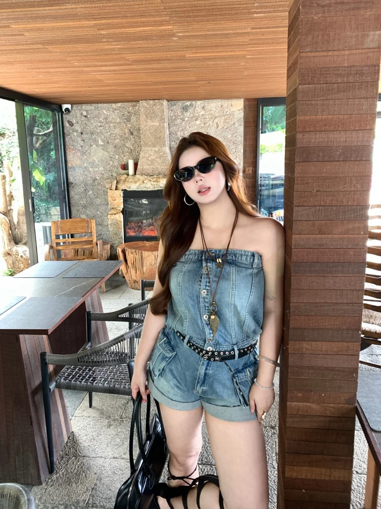 Slimming Denim One-Piece Romper with Strap Waist-Cinching Design Covering Flaws for plus Size Women Summer Casual Cotton Shorts
Slimming Denim One-Piece Romper with Strap Waist-Cinching Design Covering Flaws for plus Size Women Summer Casual Cotton Shorts