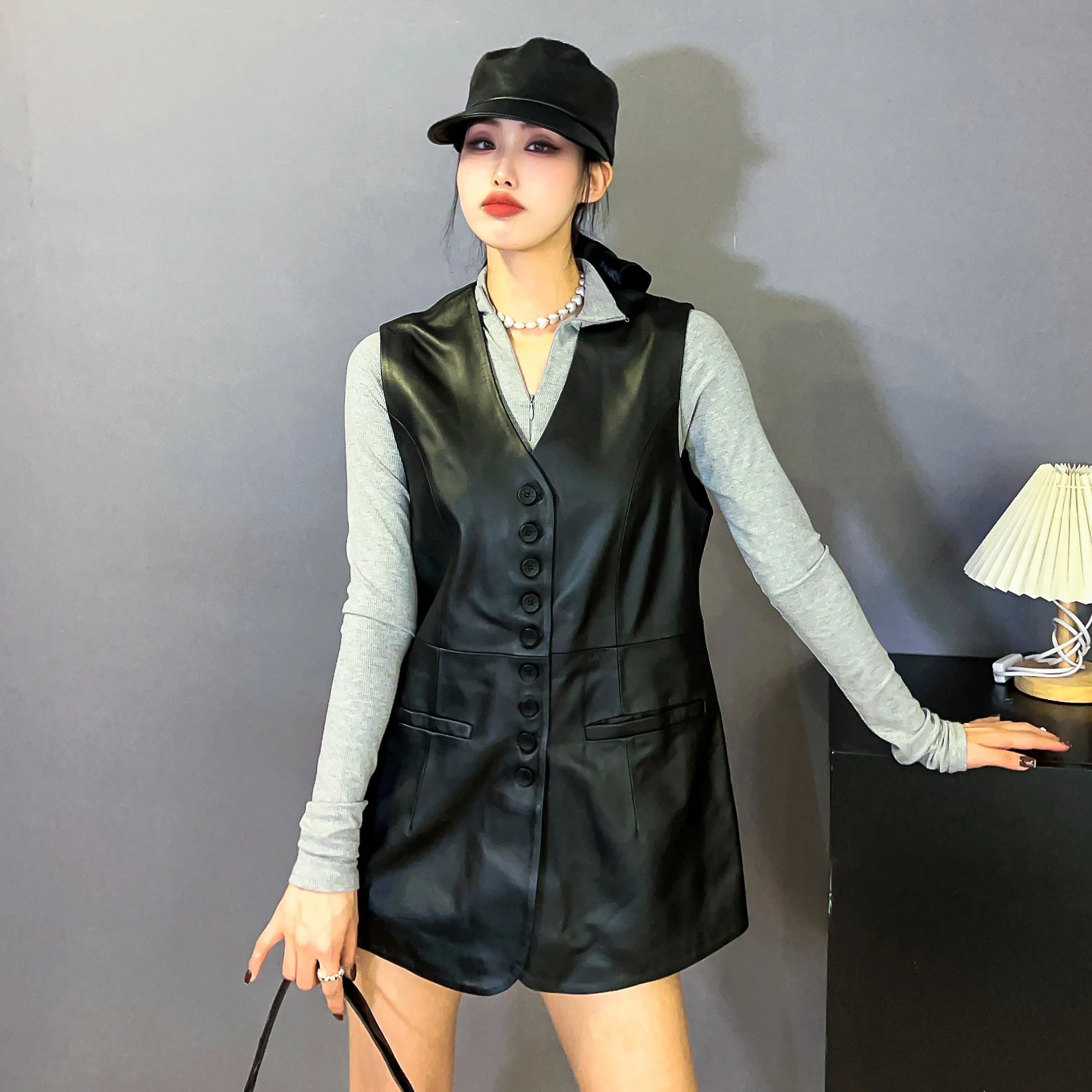Bla eep Leather Vest Women's Mid-Length 2025 Autumn New Sle Slim Fit Button Detail Pure Color Warmth Medium
Bla eep Leather Vest Women's Mid-Length 2025 Autumn New Sle Slim Fit Button Detail Pure Color Warmth Medium