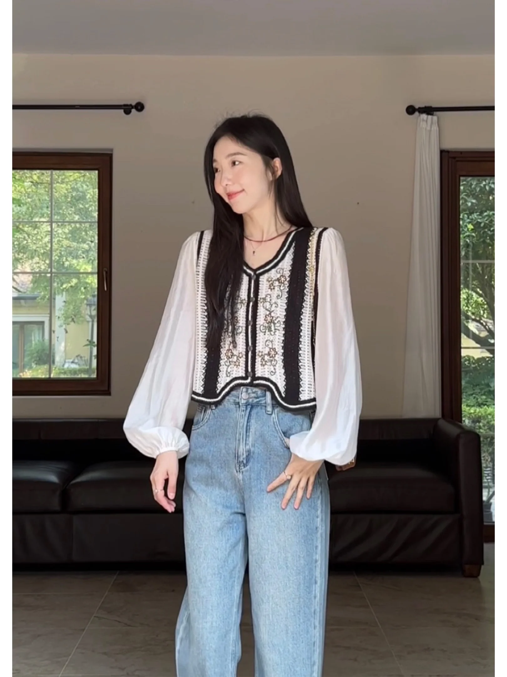 Heavyweight Silk Hollow out Hook Flower Splicing Women's Shirt Versatile Autumn Top by Guo Jiujiu Commute Style Lantern Sleeve
Heavyweight Silk Hollow out Hook Flower Splicing Women's Shirt Versatile Autumn Top by Guo Jiujiu Commute Style Lantern Sleeve