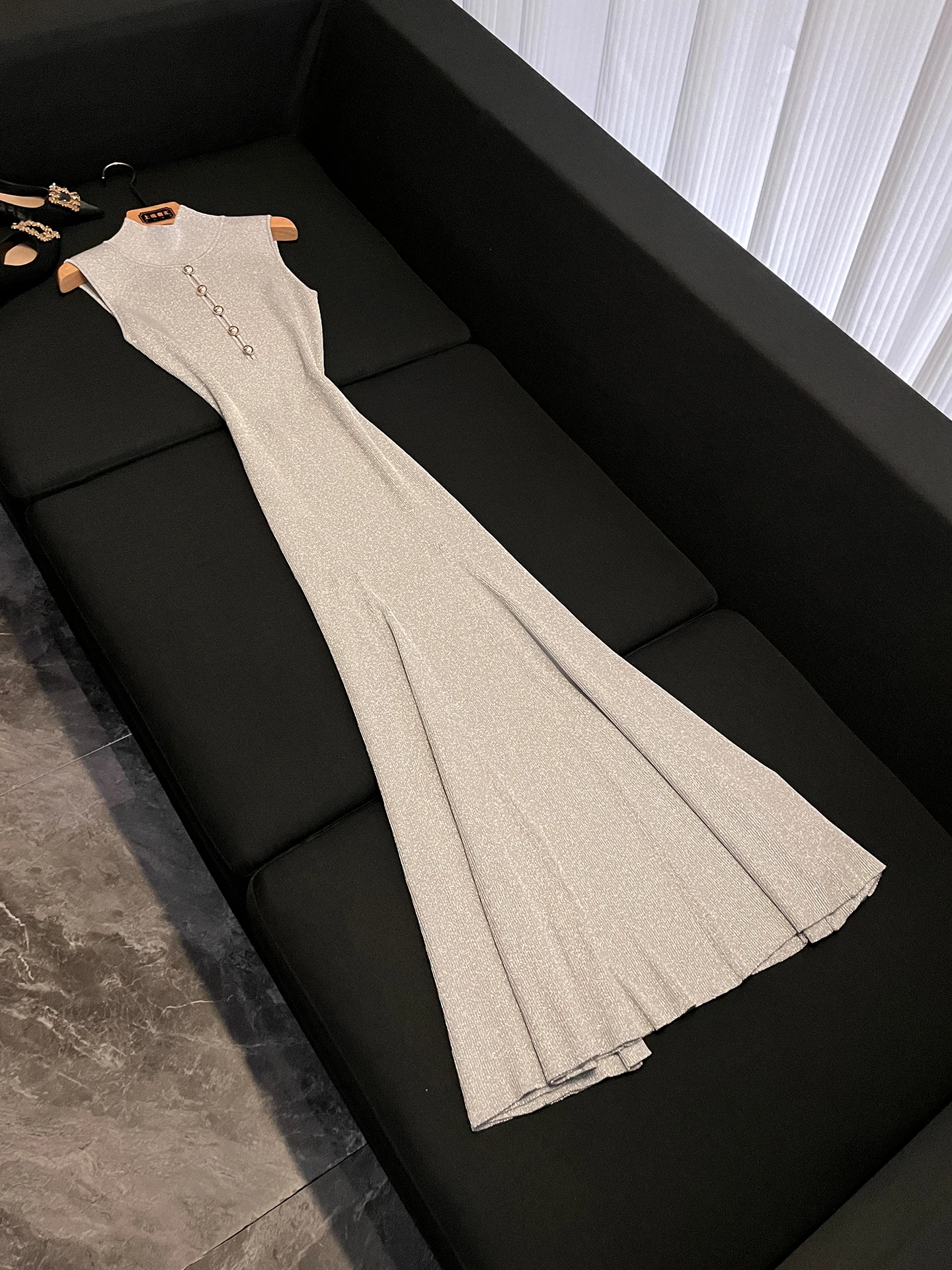 Elegant Sleeveless Knitted Dress Women's Slimming Long Dress Gold Tone Waist Cinched Dress P279 Comfortable Breathable Soft
Elegant Sleeveless Knitted Dress Women's Slimming Long Dress Gold Tone Waist Cinched Dress P279 Comfortable Breathable Soft