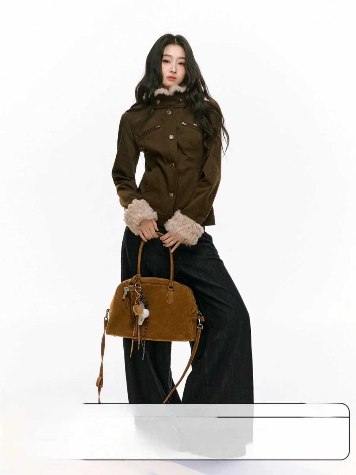 Куртка RedBling Original Design осенне-зимняя утепленная с коричневым меховым воротником, приталенная, стройнящая, на хлопковой подкладке, женское пальто
Куртка RedBling Original Design осенне-зимняя утепленная с коричневым меховым воротником, приталенная, стройнящая, на хлопковой подкладке, женское пальто
