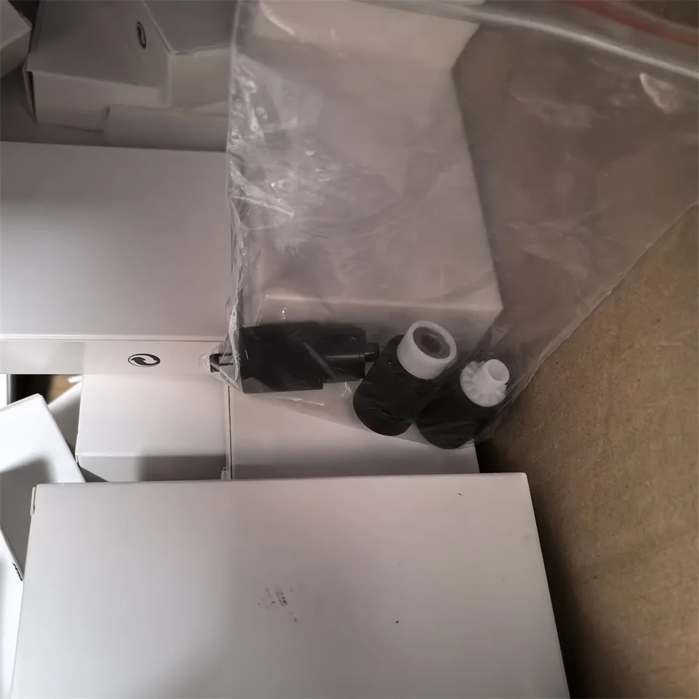 1 компл. X 302HN06080 302LV94270 Разделительный ролик захвата подачи для Kyocera FS2100 FS4100 FS4200 FS4300 M3040 M3145 M3540 M3550 M3560
1 компл. X 302HN06080 302LV94270 Разделительный ролик захвата подачи для Kyocera FS2100 FS4100 FS4200 FS4300 M3040 M3145 M3540 M3550 M3560