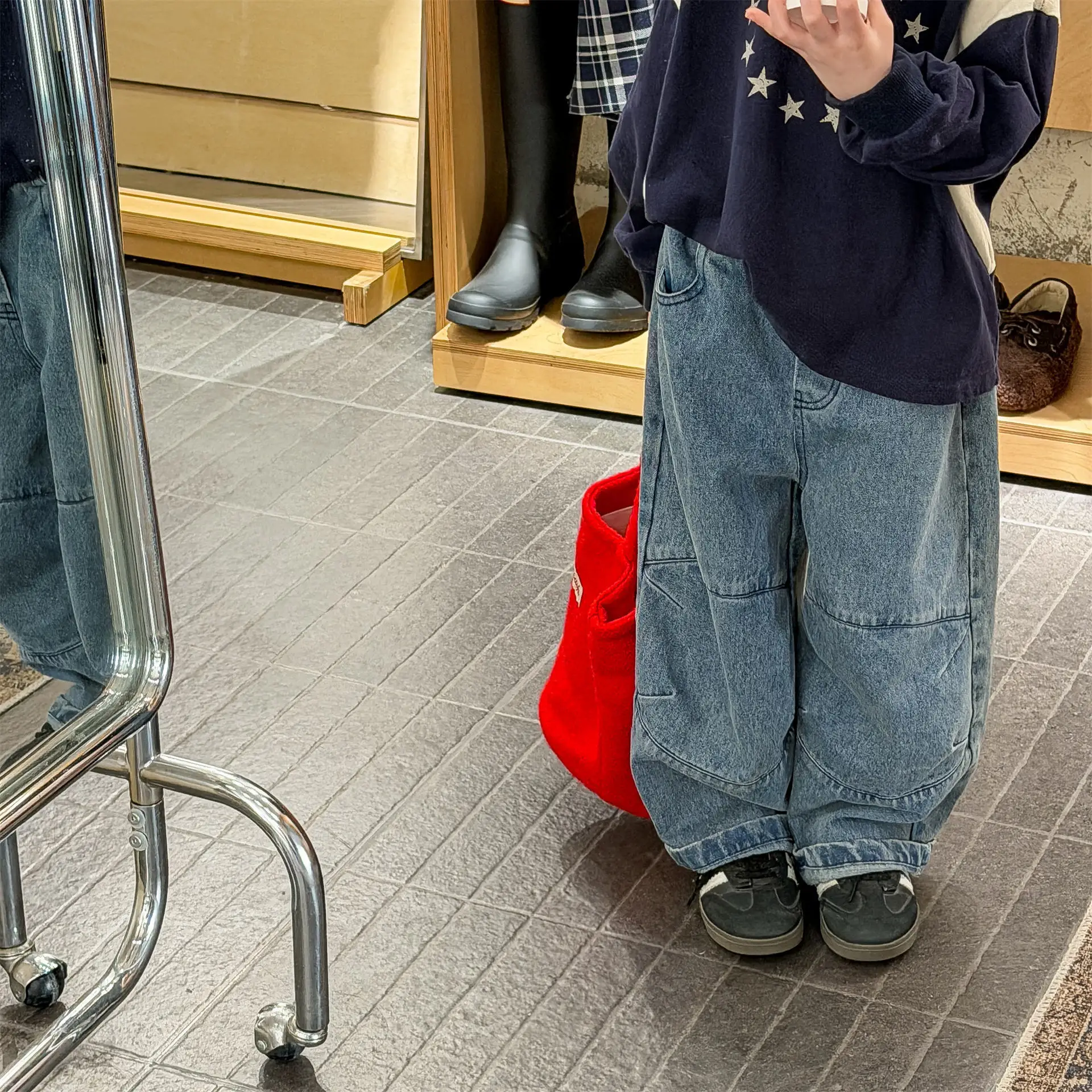 2026 Spring New Children Denim Casual Pants Boys Girls Fashion Jeans Baby Loose Trousers Kids Harem Pants Toddler Clothes
2026 Spring New Children Denim Casual Pants Boys Girls Fashion Jeans Baby Loose Trousers Kids Harem Pants Toddler Clothes