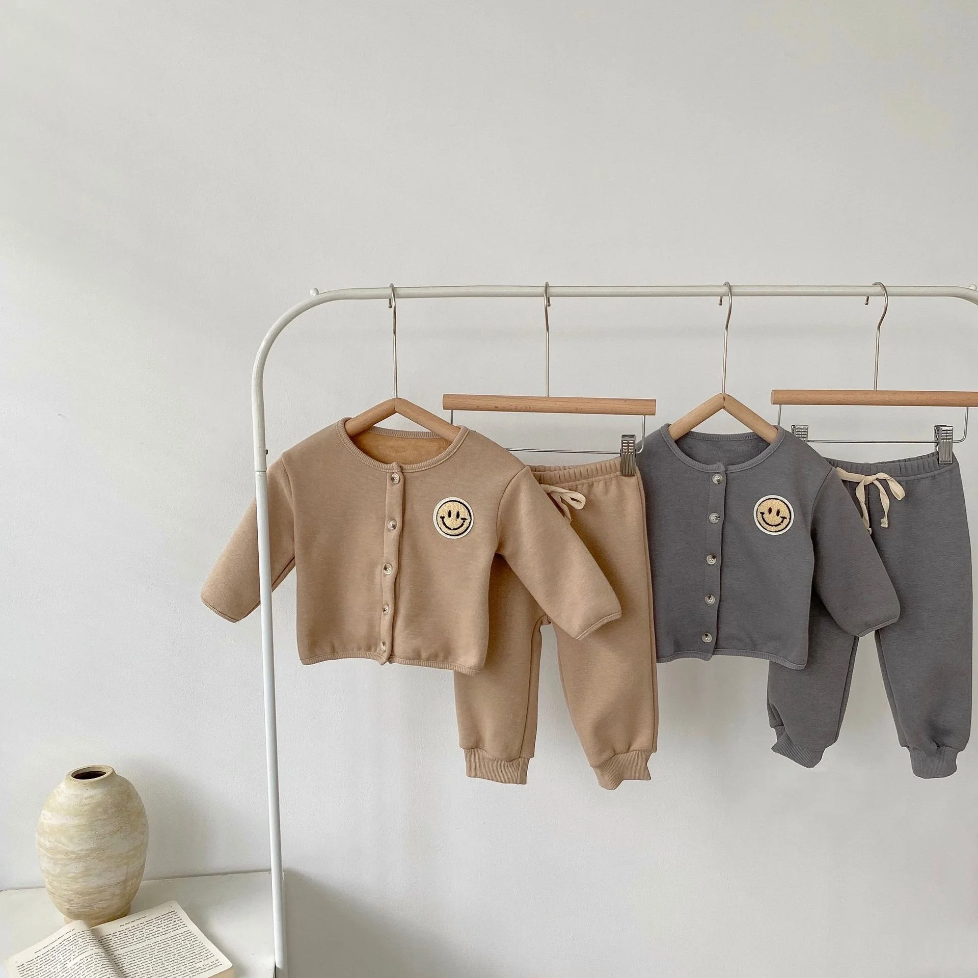 Boys Girls Winter Warmth Baby Fleece-Padded Soft Coats + Drawstring Pant Sets Toddler Cotton 2-Piece Outfit Clothing 0-36 Months
Boys Girls Winter Warmth Baby Fleece-Padded Soft Coats + Drawstring Pant Sets Toddler Cotton 2-Piece Outfit Clothing 0-36 Months
