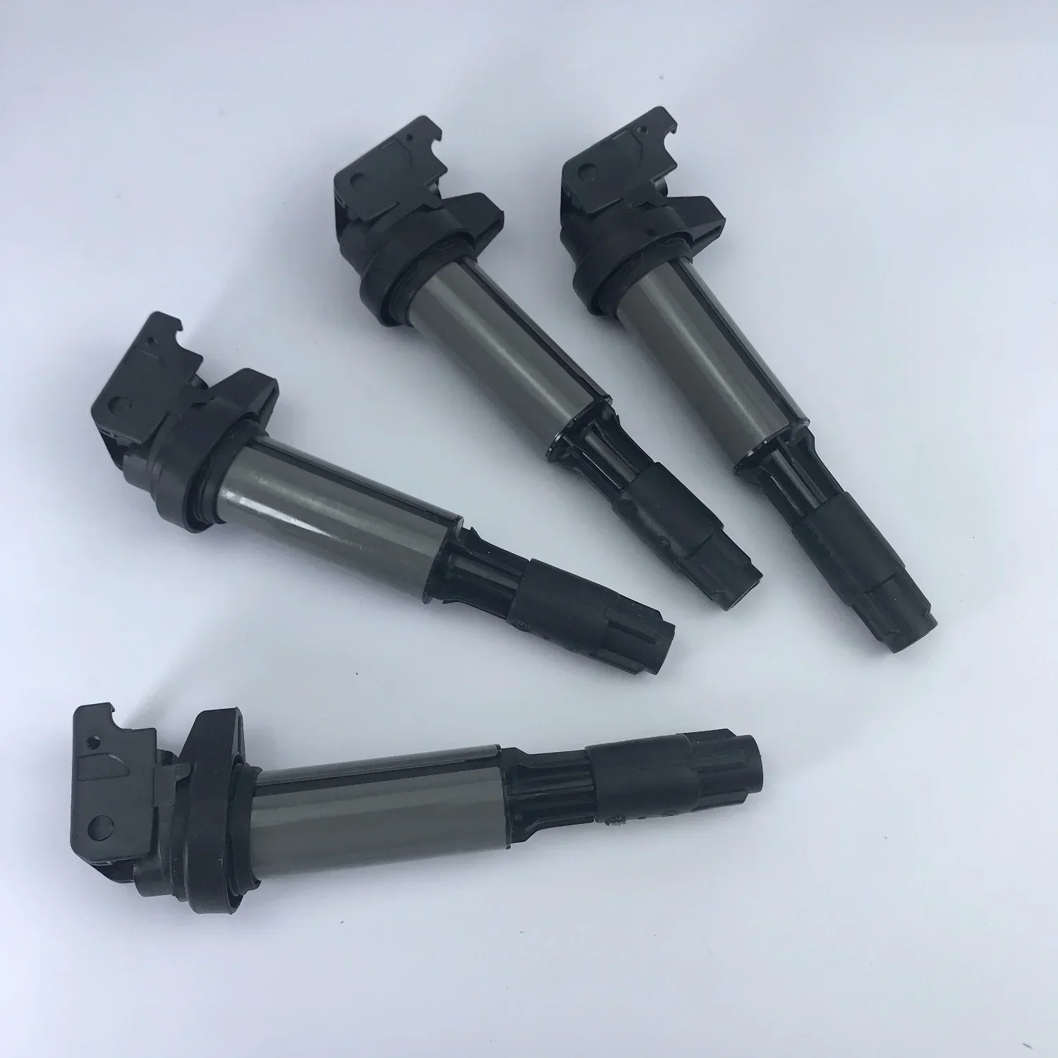 12138611236 12138616153 ignition coil for BMW 1 series 120I 125I 320I 325I 330I 520I 525I 550I 650C 730I X1X3X4X5X6Z4M6 MINI
12138611236 12138616153 ignition coil for BMW 1 series 120I 125I 320I 325I 330I 520I 525I 550I 650C 730I X1X3X4X5X6Z4M6 MINI