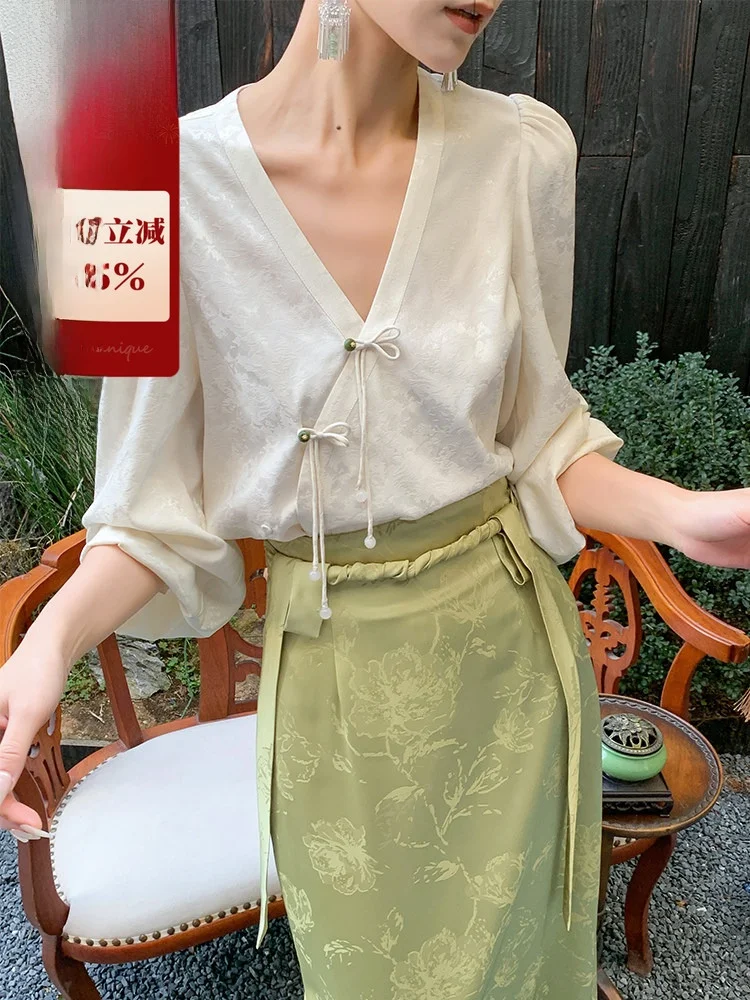 JWUNIQUE Bubble Sve V-Ne Casual irt Women's New Chinese National Sle Long Sve White irt 2026 Spring Loose Top
JWUNIQUE Bubble Sve V-Ne Casual irt Women's New Chinese National Sle Long Sve White irt 2026 Spring Loose Top